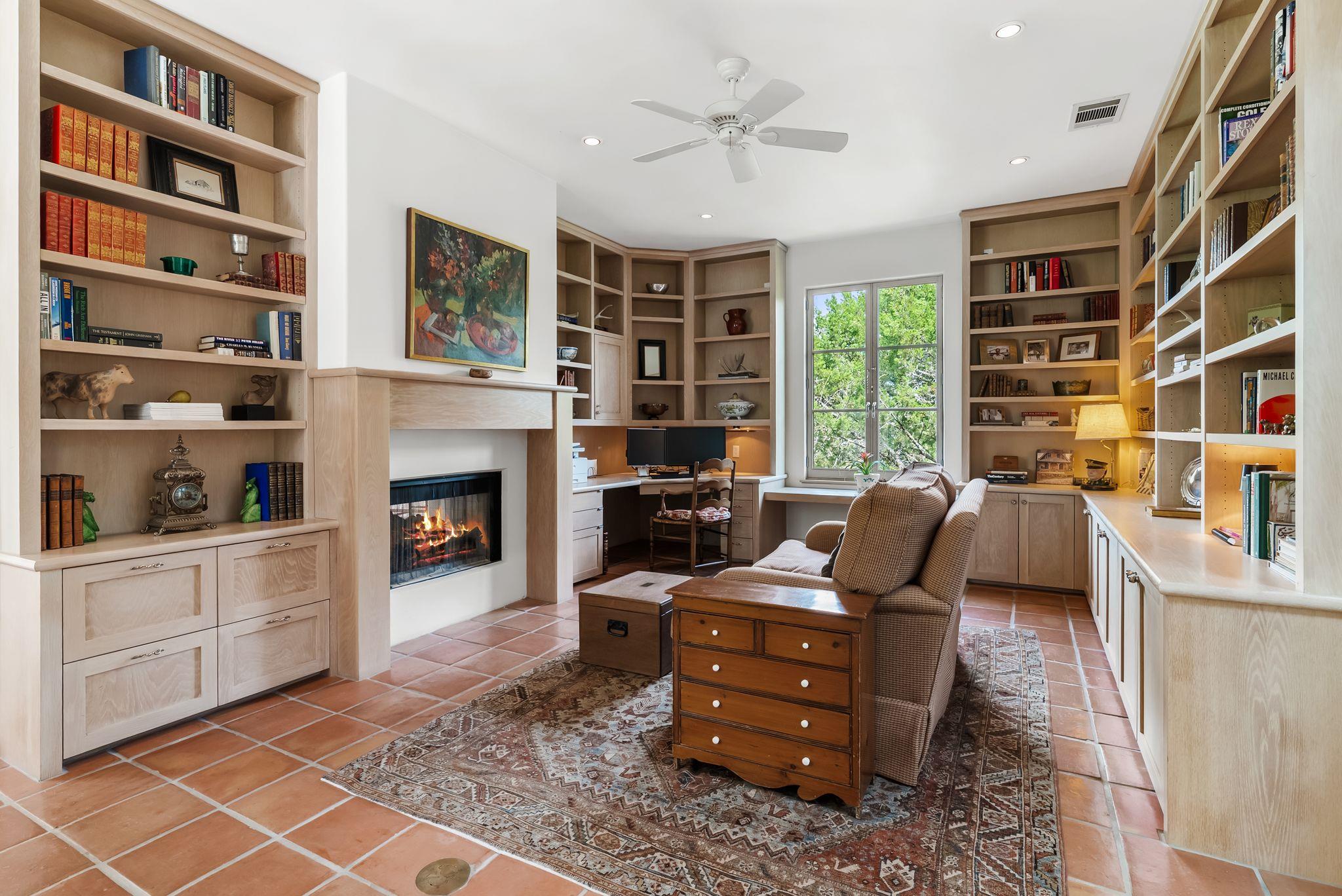 698 Windsong Trl, West Lake Hills, TX 78746