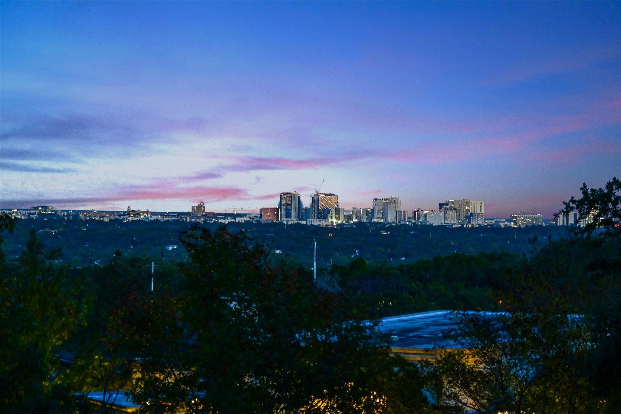 698 Windsong Trl, West Lake Hills, TX 78746