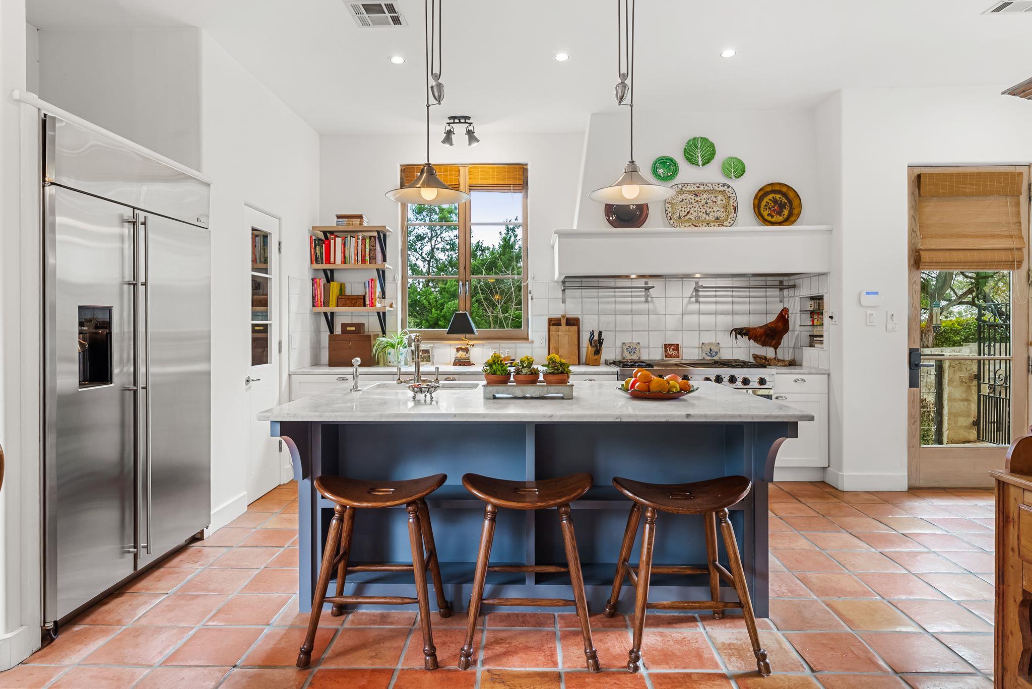 698 Windsong Trl, West Lake Hills, TX 78746