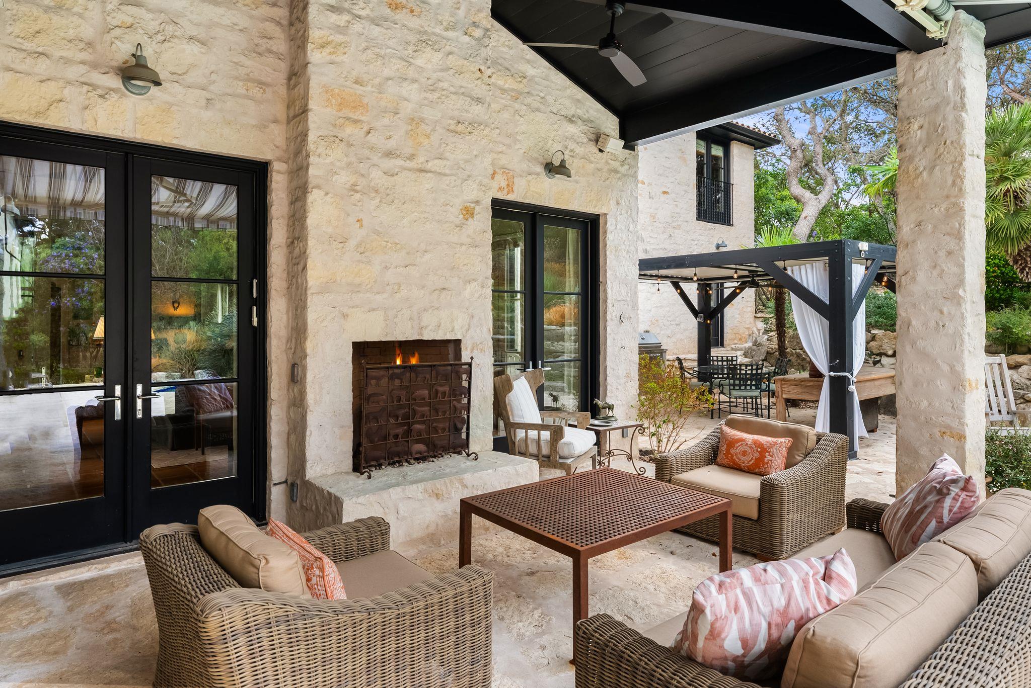 698 Windsong Trl, West Lake Hills, TX 78746