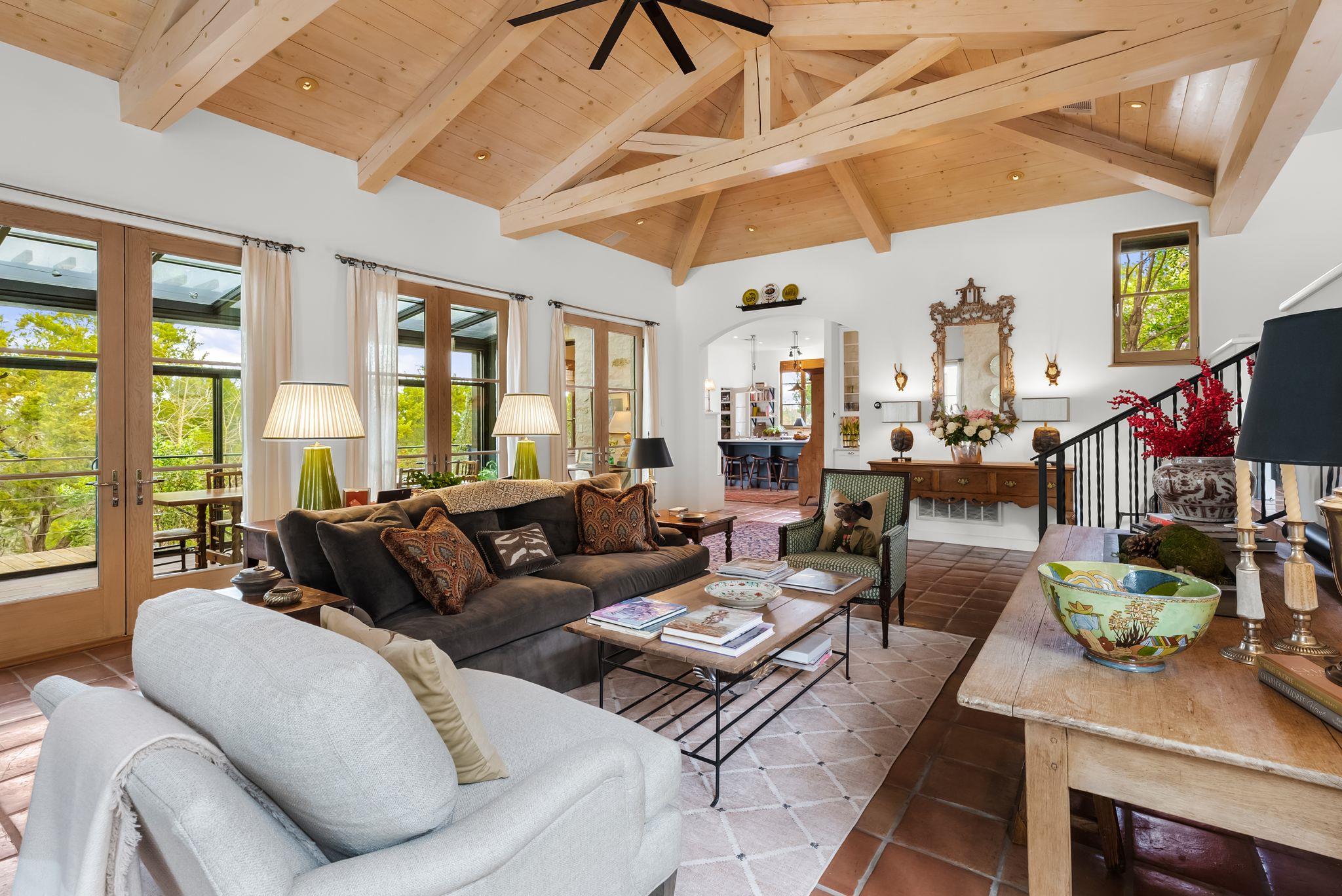 698 Windsong Trl, West Lake Hills, TX 78746