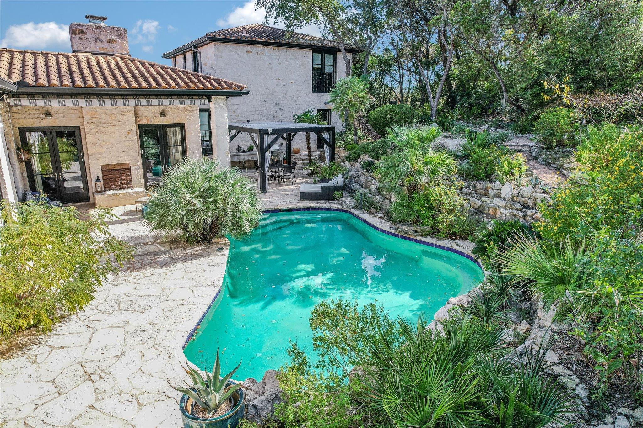 698 Windsong Trl, West Lake Hills, TX 78746