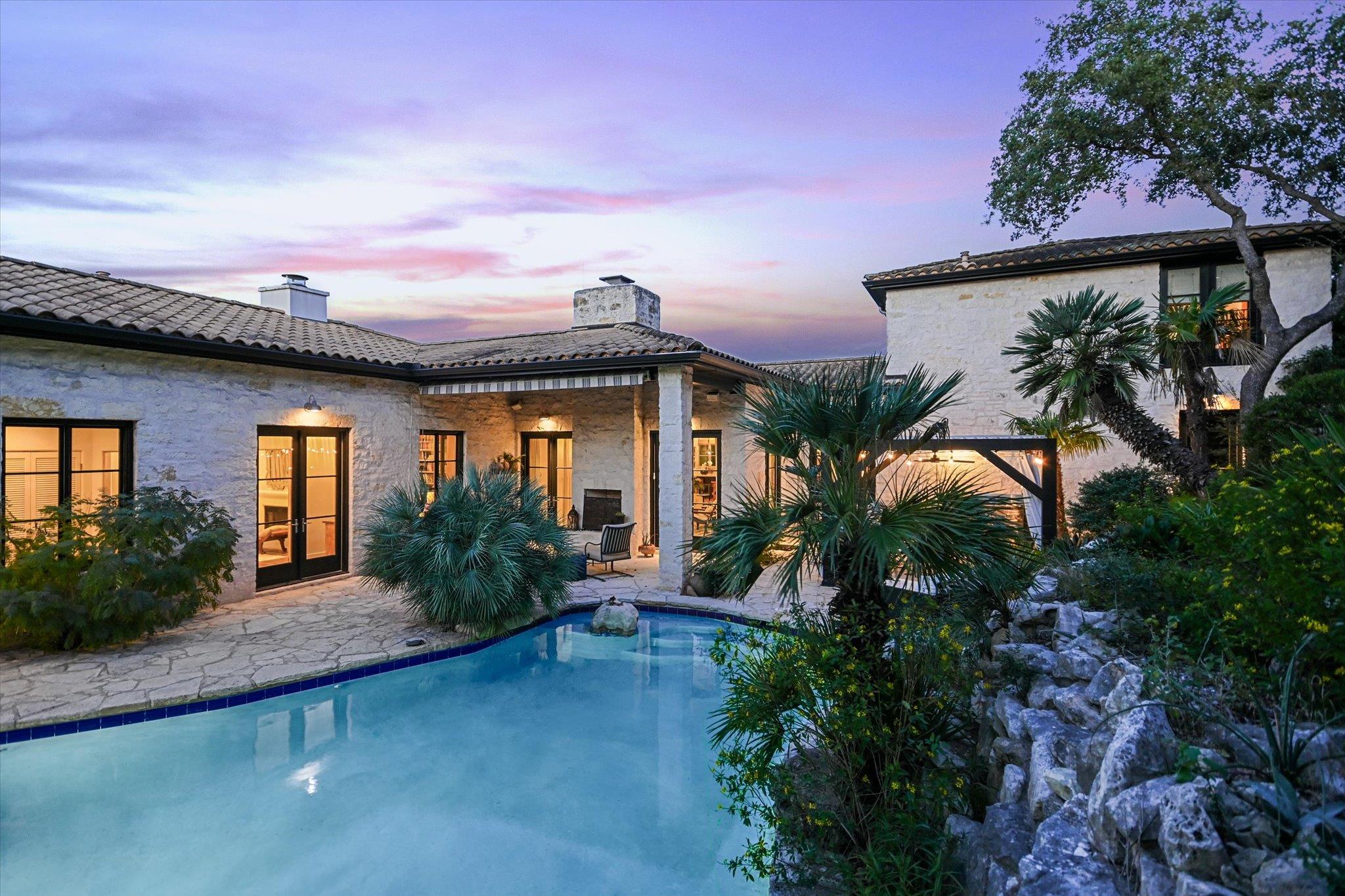 698 Windsong Trl, West Lake Hills, TX 78746