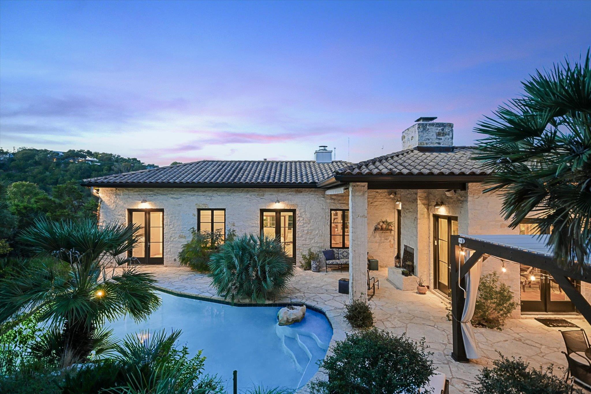 698 Windsong Trl, West Lake Hills, TX 78746