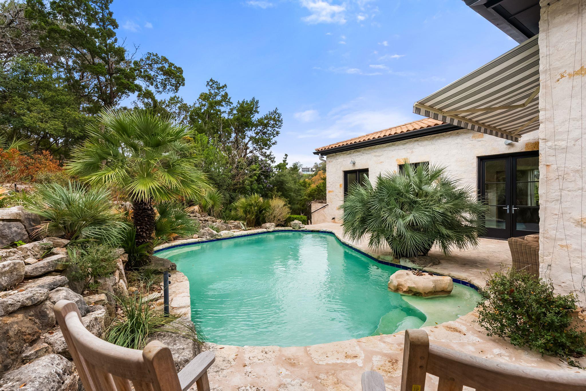 698 Windsong Trl, West Lake Hills, TX 78746