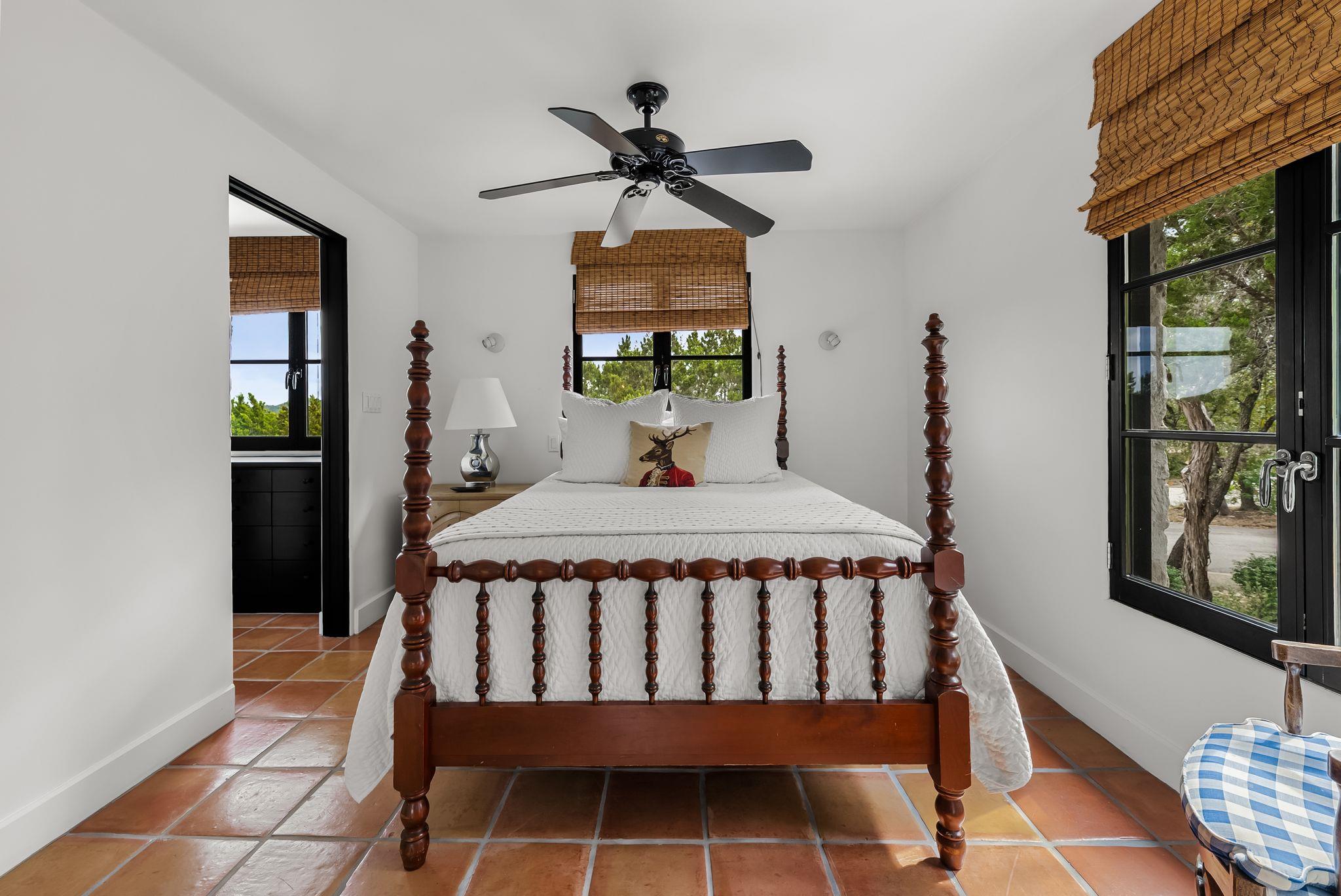 698 Windsong Trl, West Lake Hills, TX 78746