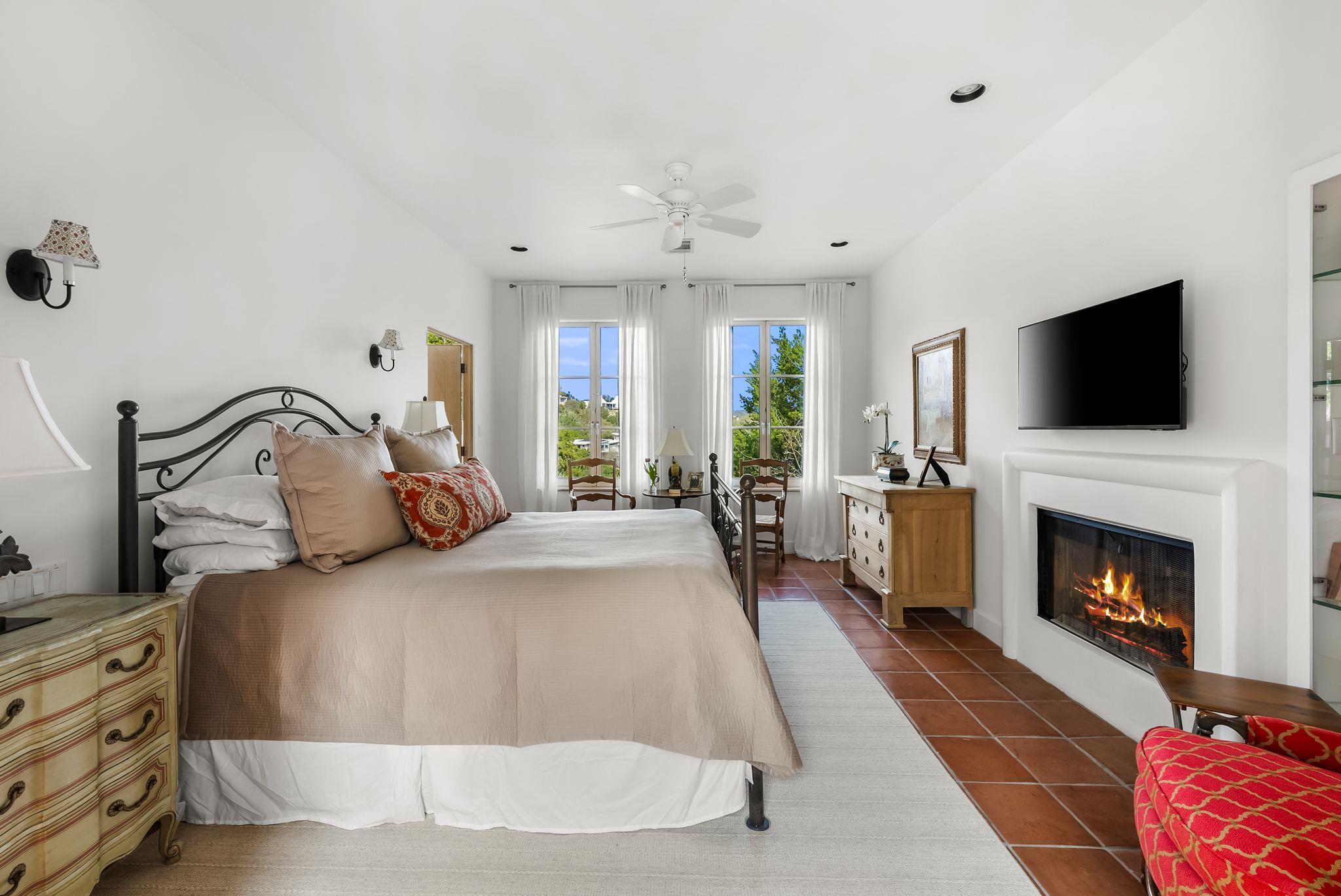 698 Windsong Trl, West Lake Hills, TX 78746