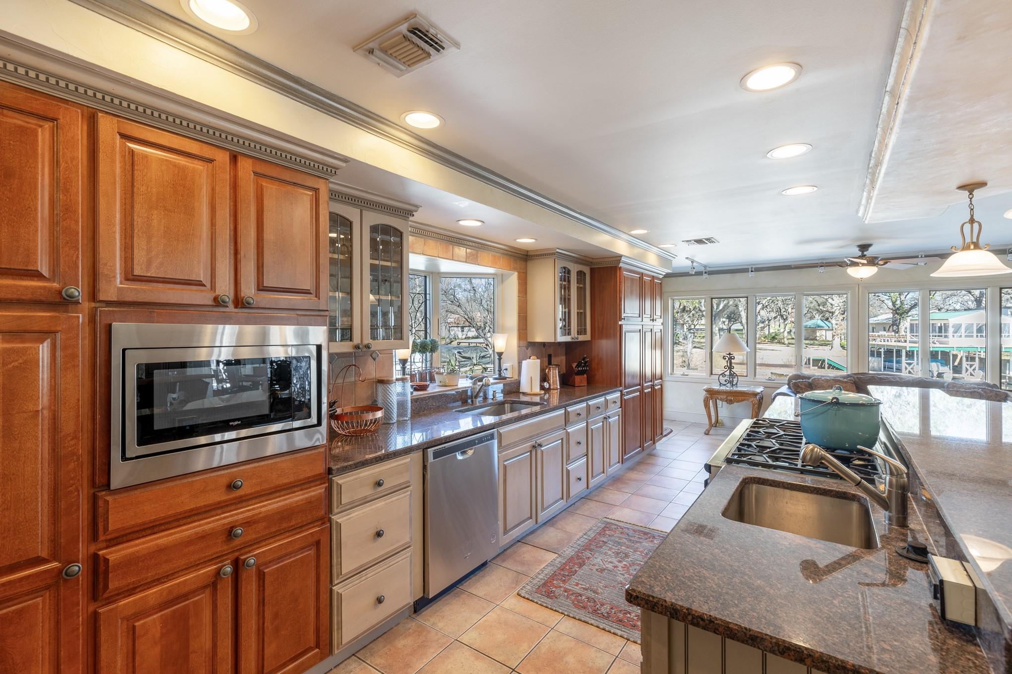 311 Oleander Dr, Marble Falls, TX 78654