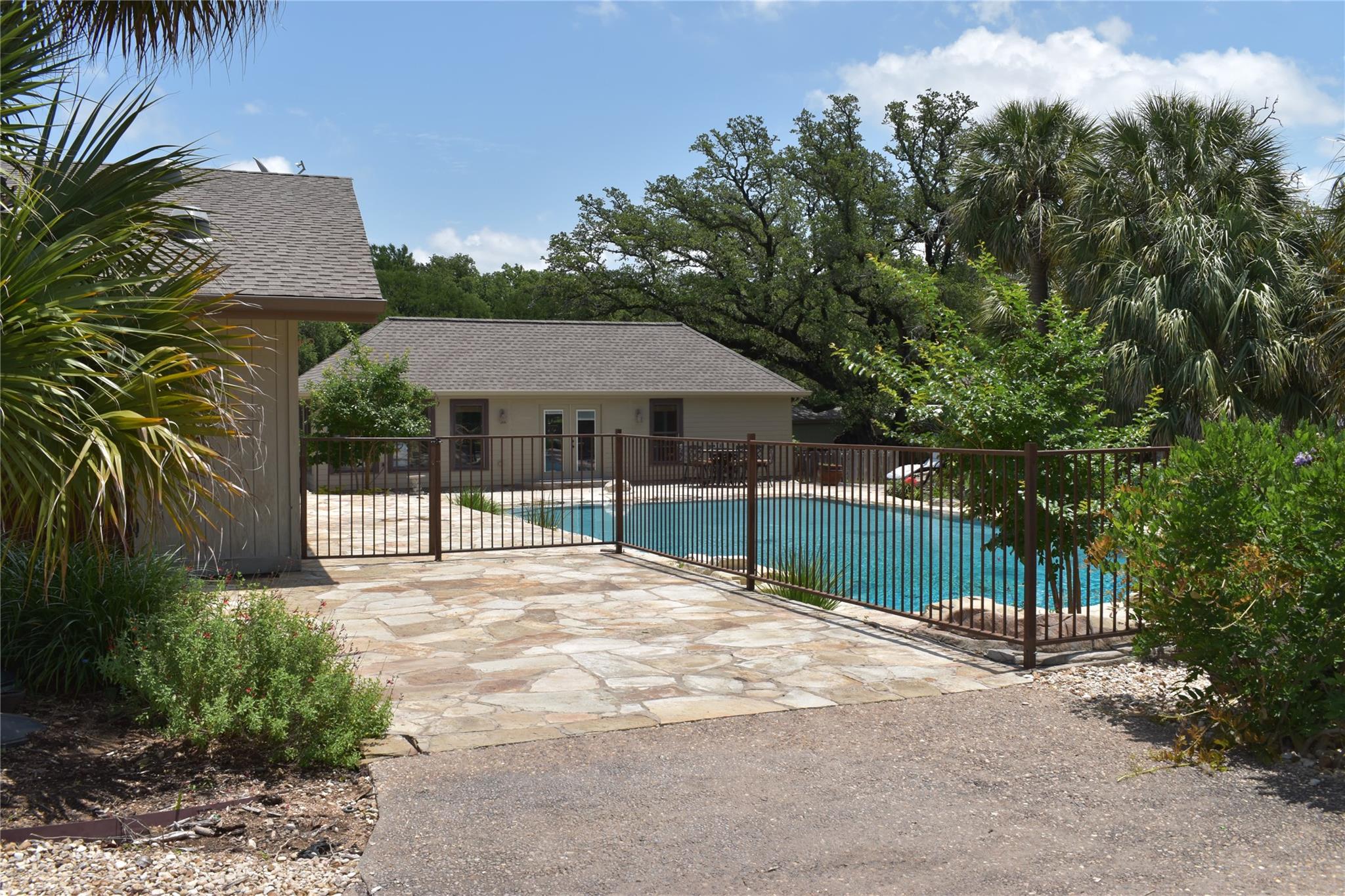311 Oleander Dr, Marble Falls, TX 78654