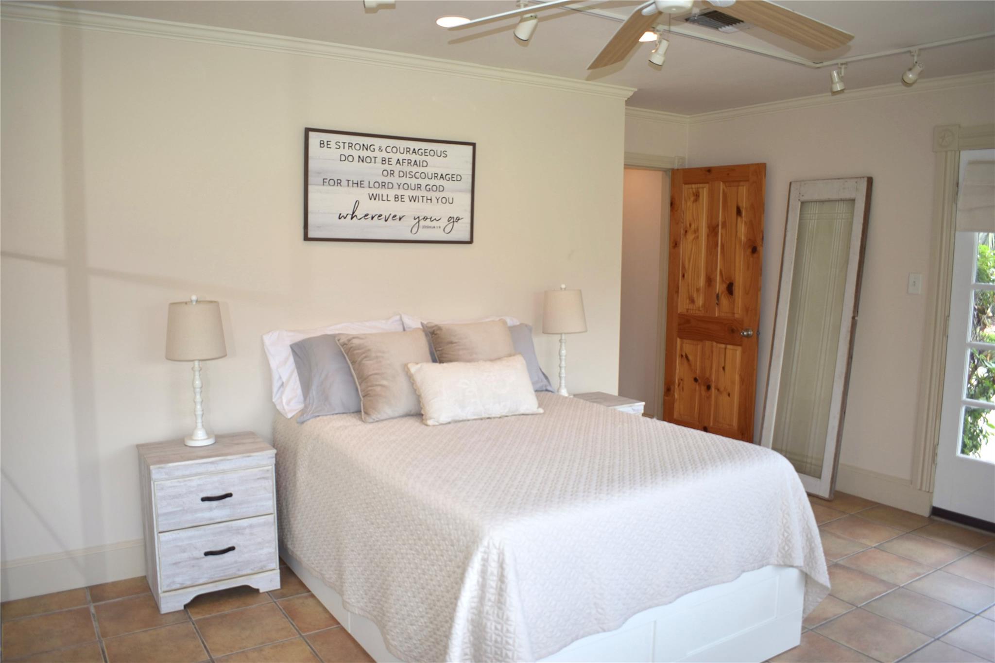 311 Oleander Dr, Marble Falls, TX 78654