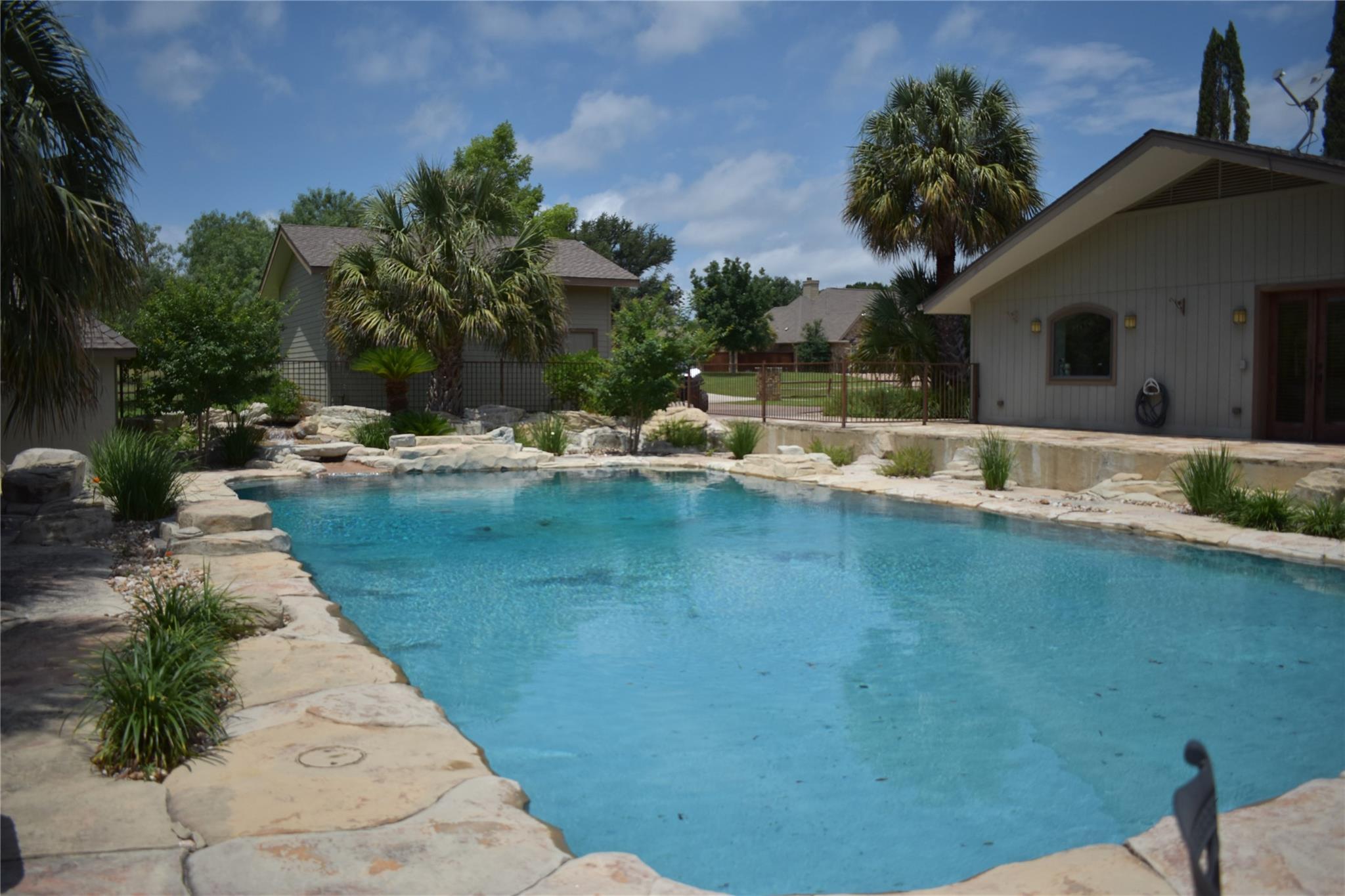 311 Oleander Dr, Marble Falls, TX 78654