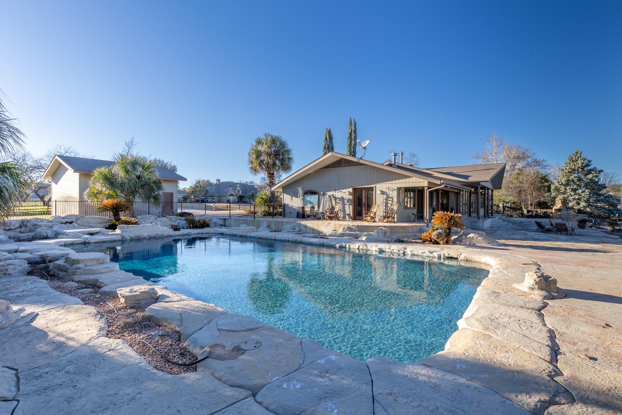 311 Oleander Dr, Marble Falls, TX 78654