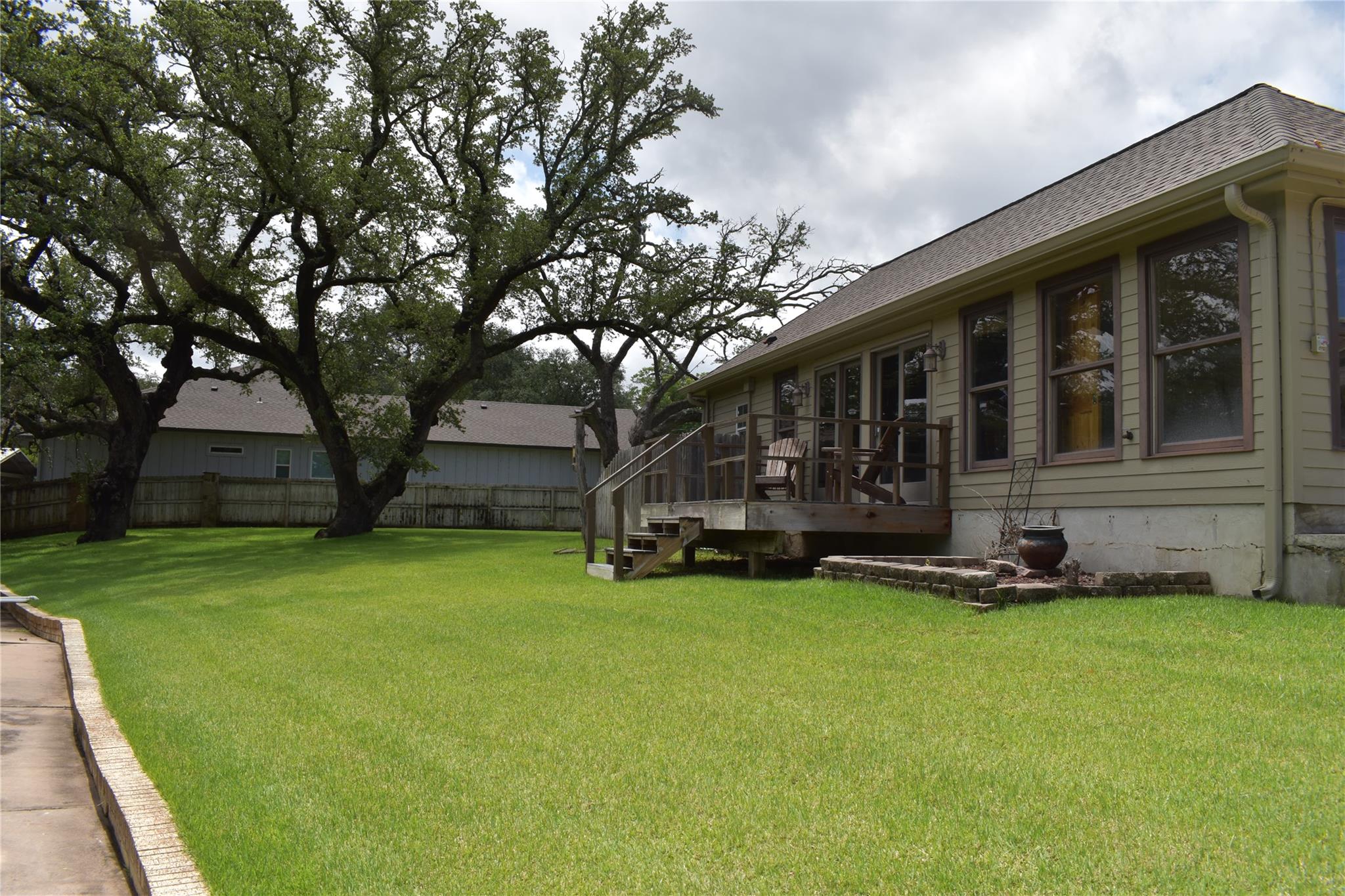 311 Oleander Dr, Marble Falls, TX 78654