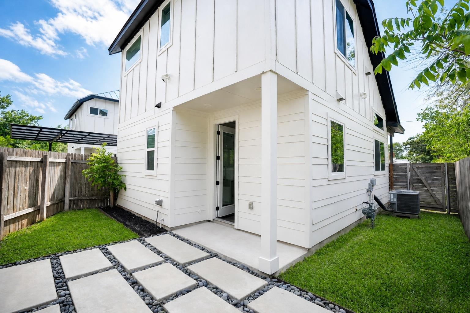 1123 Omega Ave # 1, Austin, TX 78721