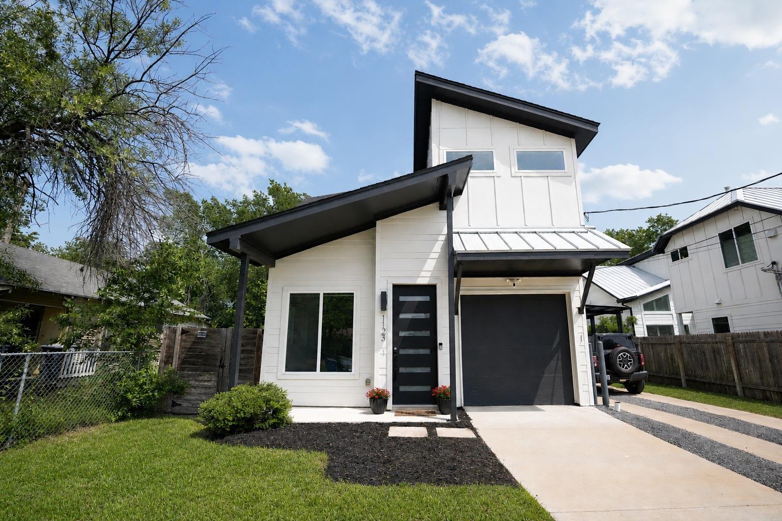 1123 Omega Ave # 1, Austin, TX 78721