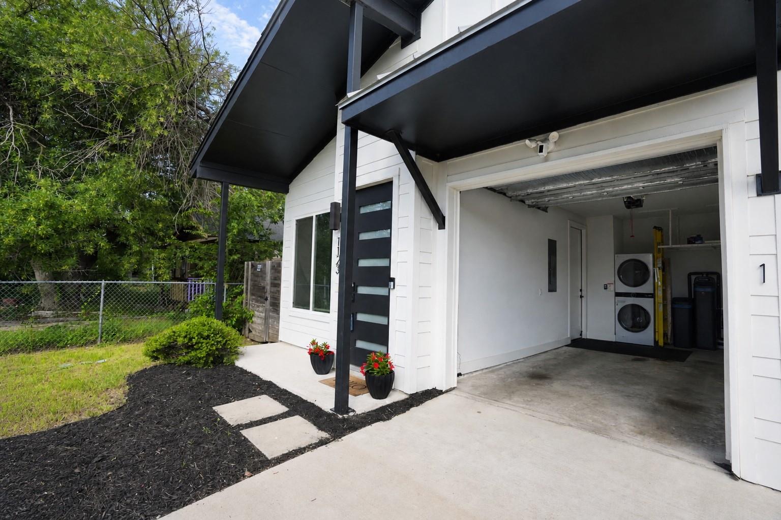 1123 Omega Ave # 1, Austin, TX 78721
