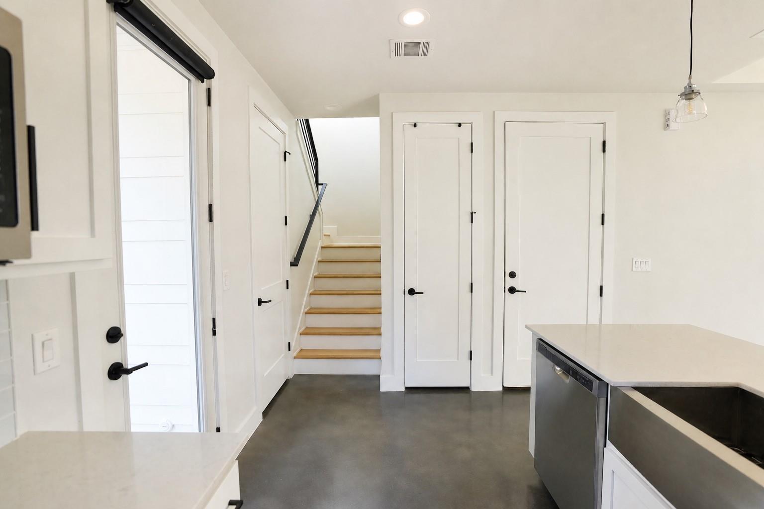 1123 Omega Ave # 1, Austin, TX 78721