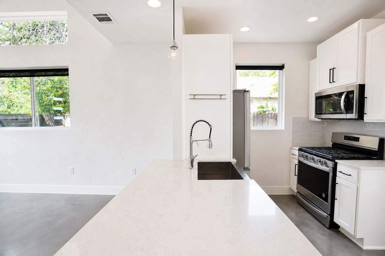 1123 Omega Ave # 1, Austin, TX 78721