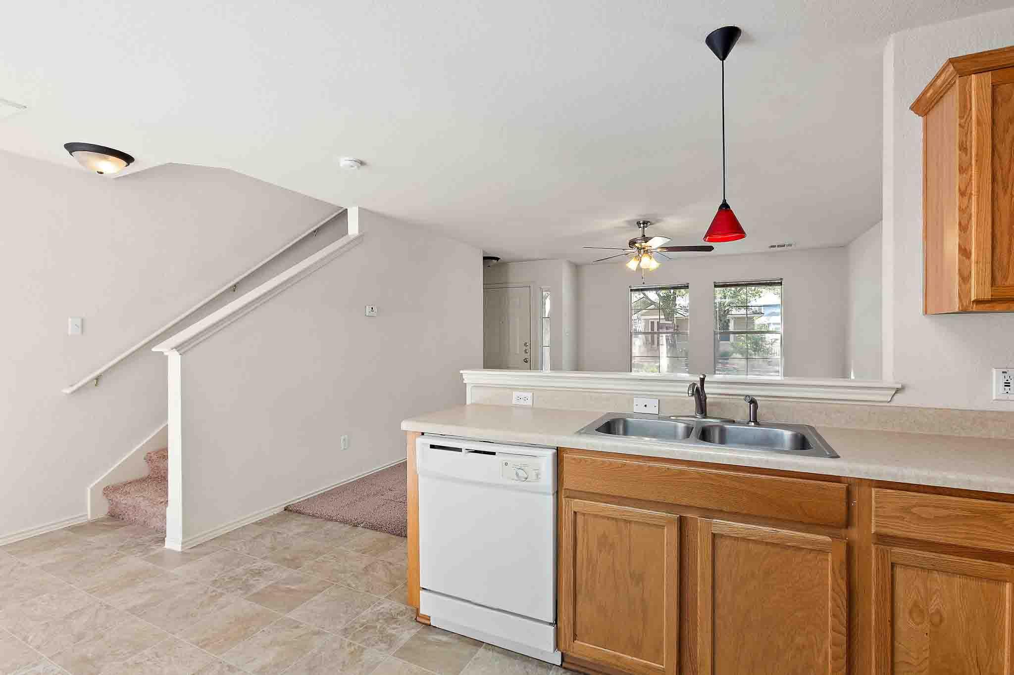 280 Strawn, Kyle, TX 78640