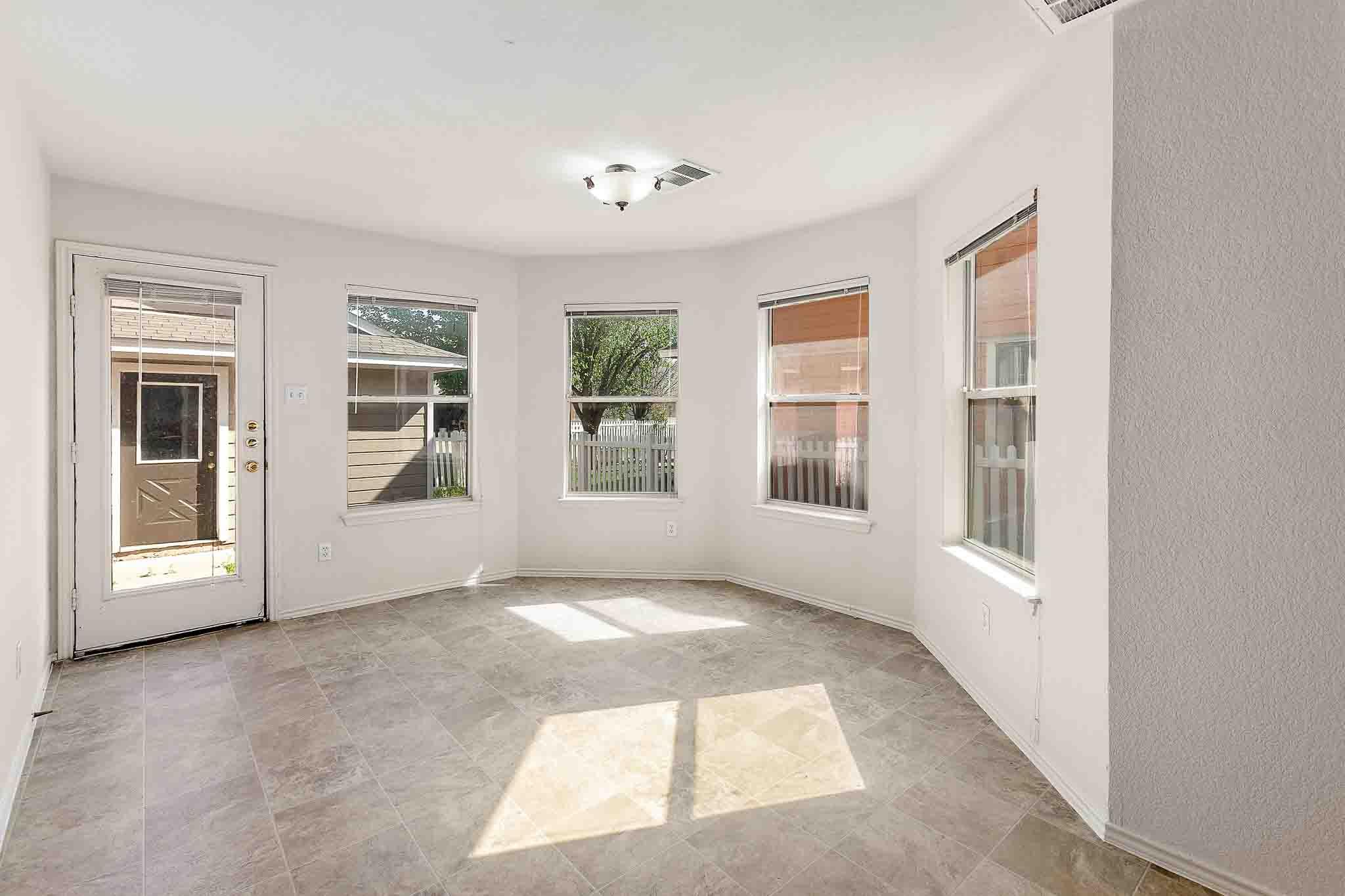 280 Strawn, Kyle, TX 78640