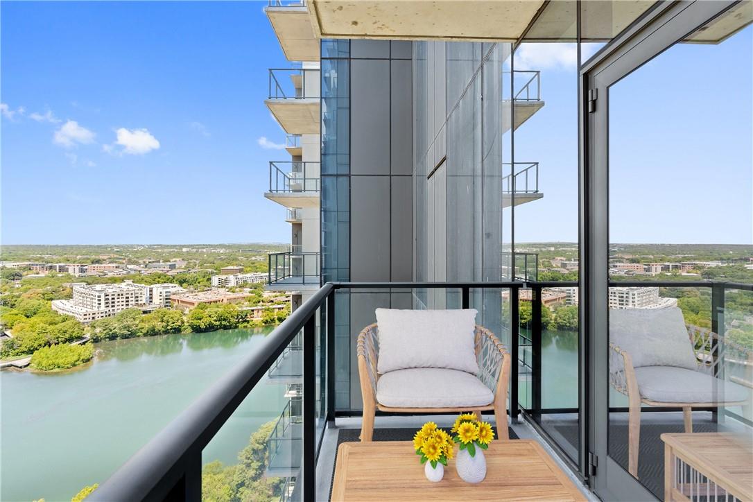 44 East Ave # 2011, Austin, TX 78701