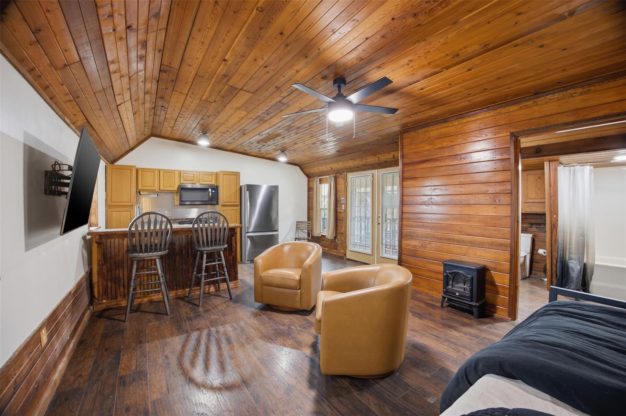 104 Ridge Rd, Burnet, TX 78611