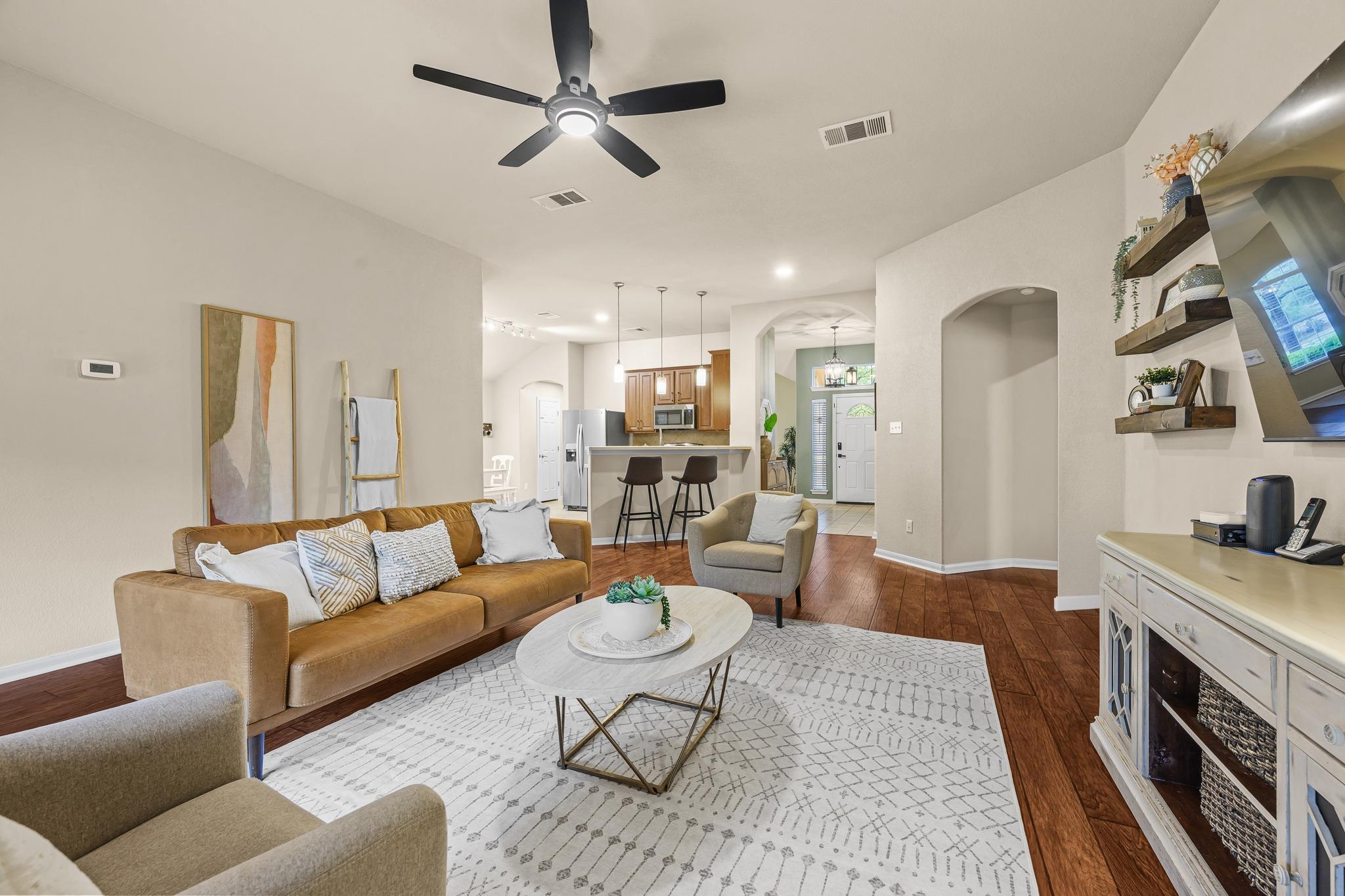 129 Barn Owl Loop, Leander, TX 78641