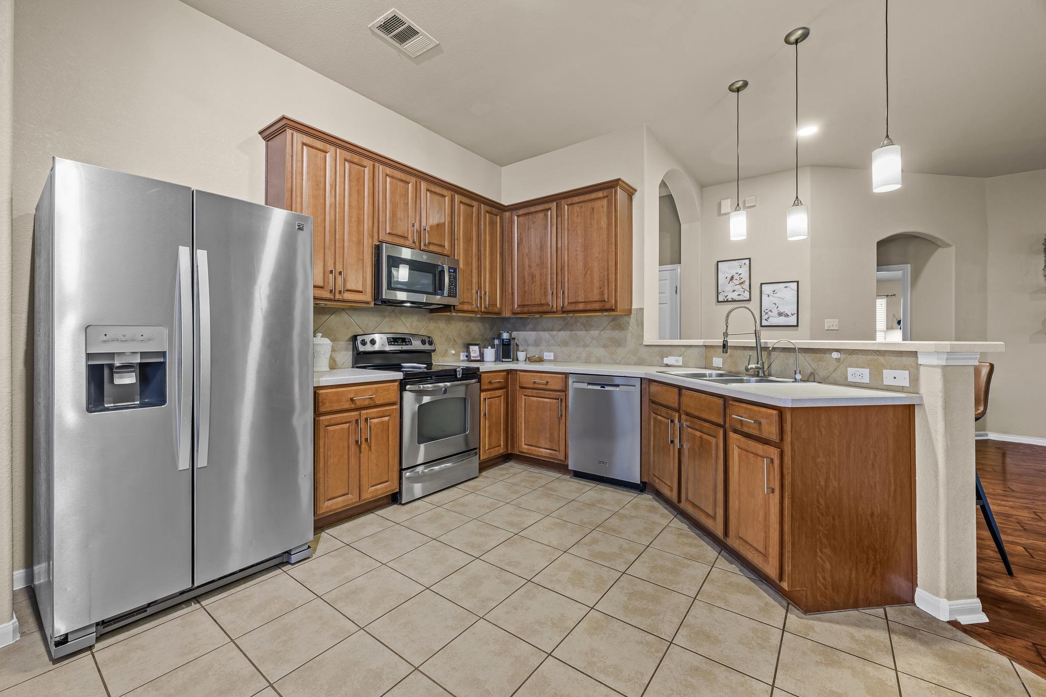 129 Barn Owl Loop, Leander, TX 78641