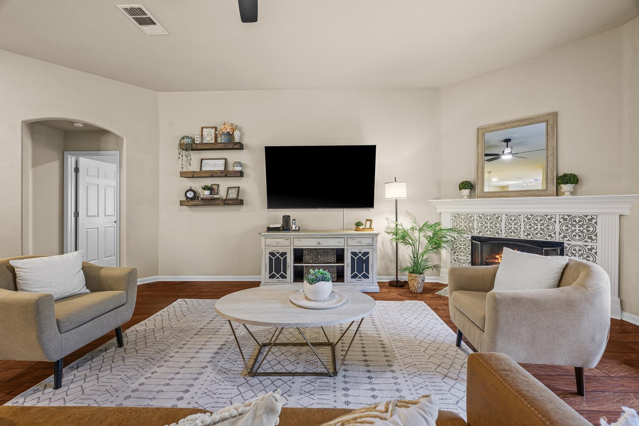 129 Barn Owl Loop, Leander, TX 78641