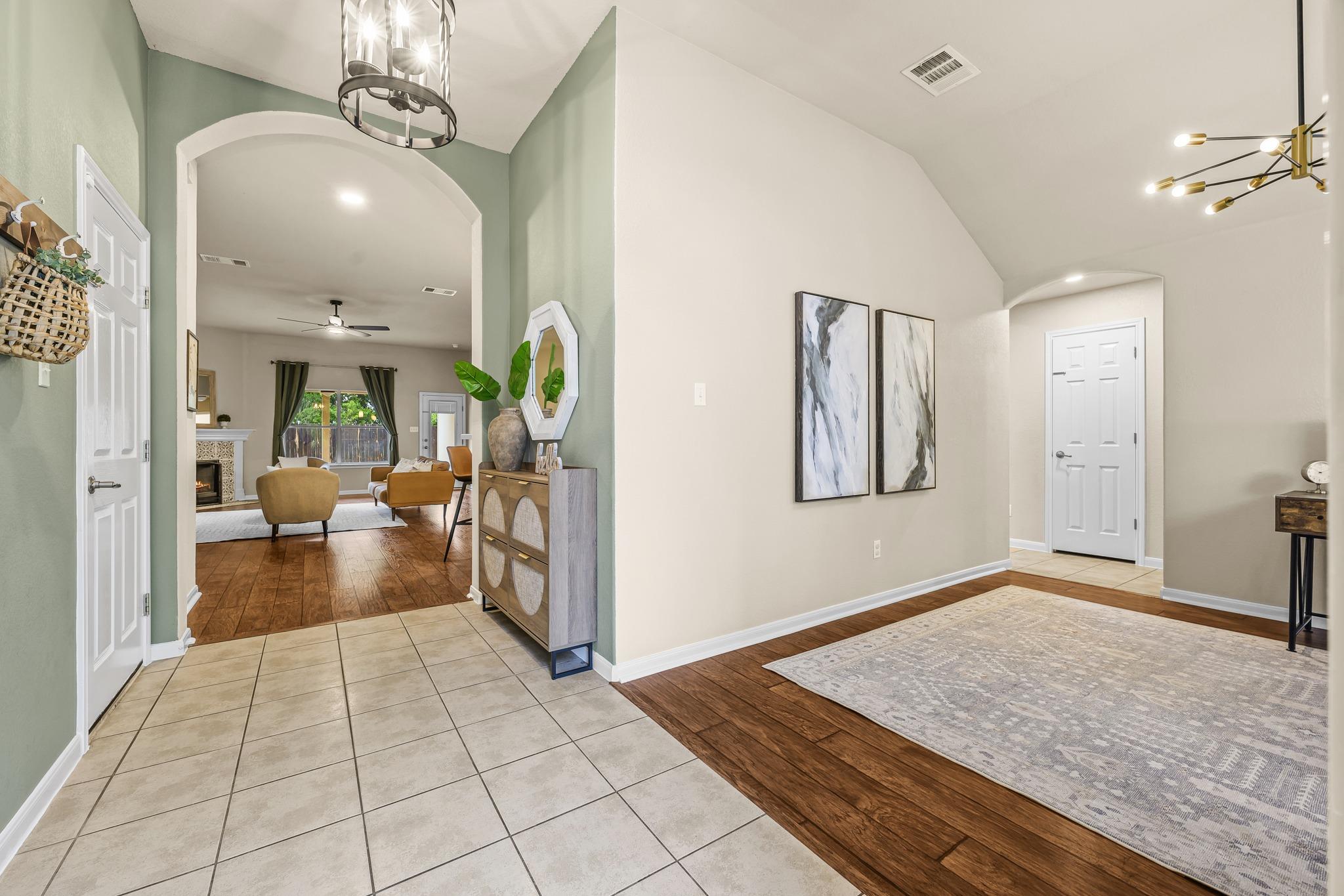 129 Barn Owl Loop, Leander, TX 78641