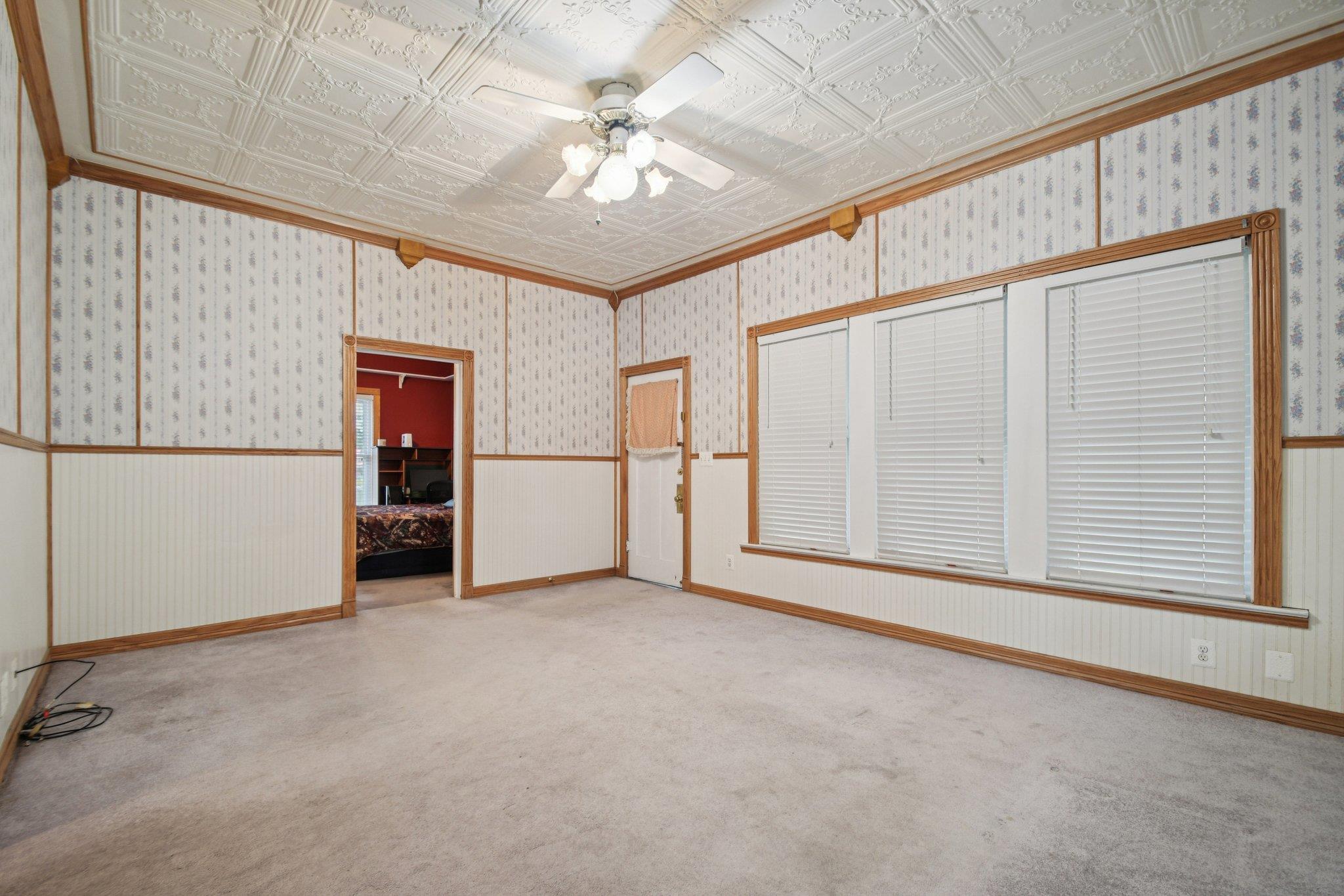 611 N Main St, Elgin, TX 78621