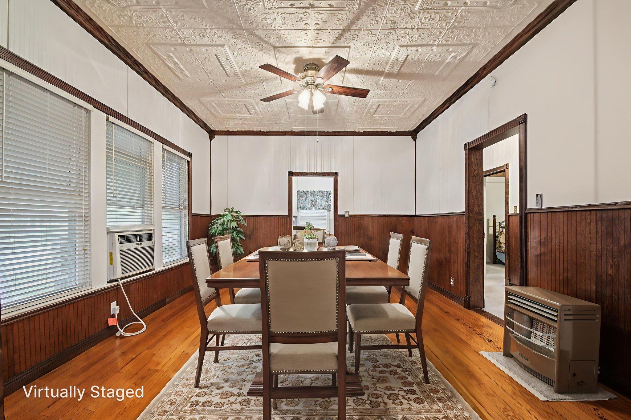 611 N Main St, Elgin, TX 78621