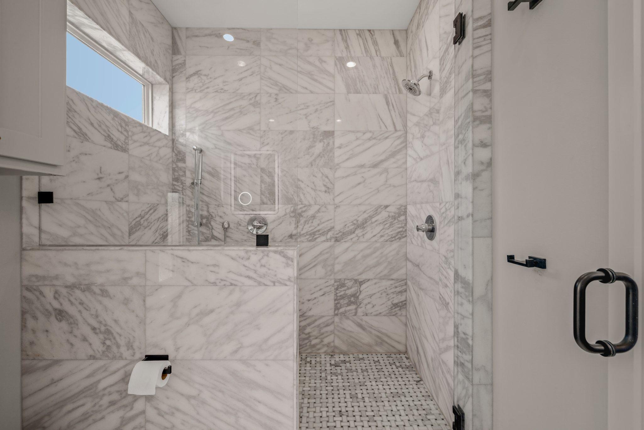 1101 W 39 1/2 St # B, Austin, TX 78756