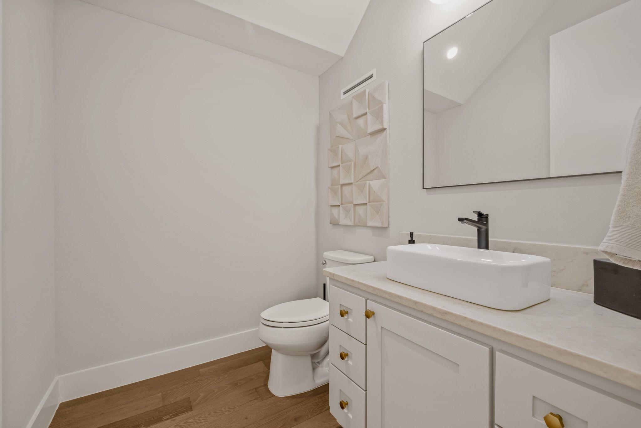 1101 W 39 1/2 St # B, Austin, TX 78756