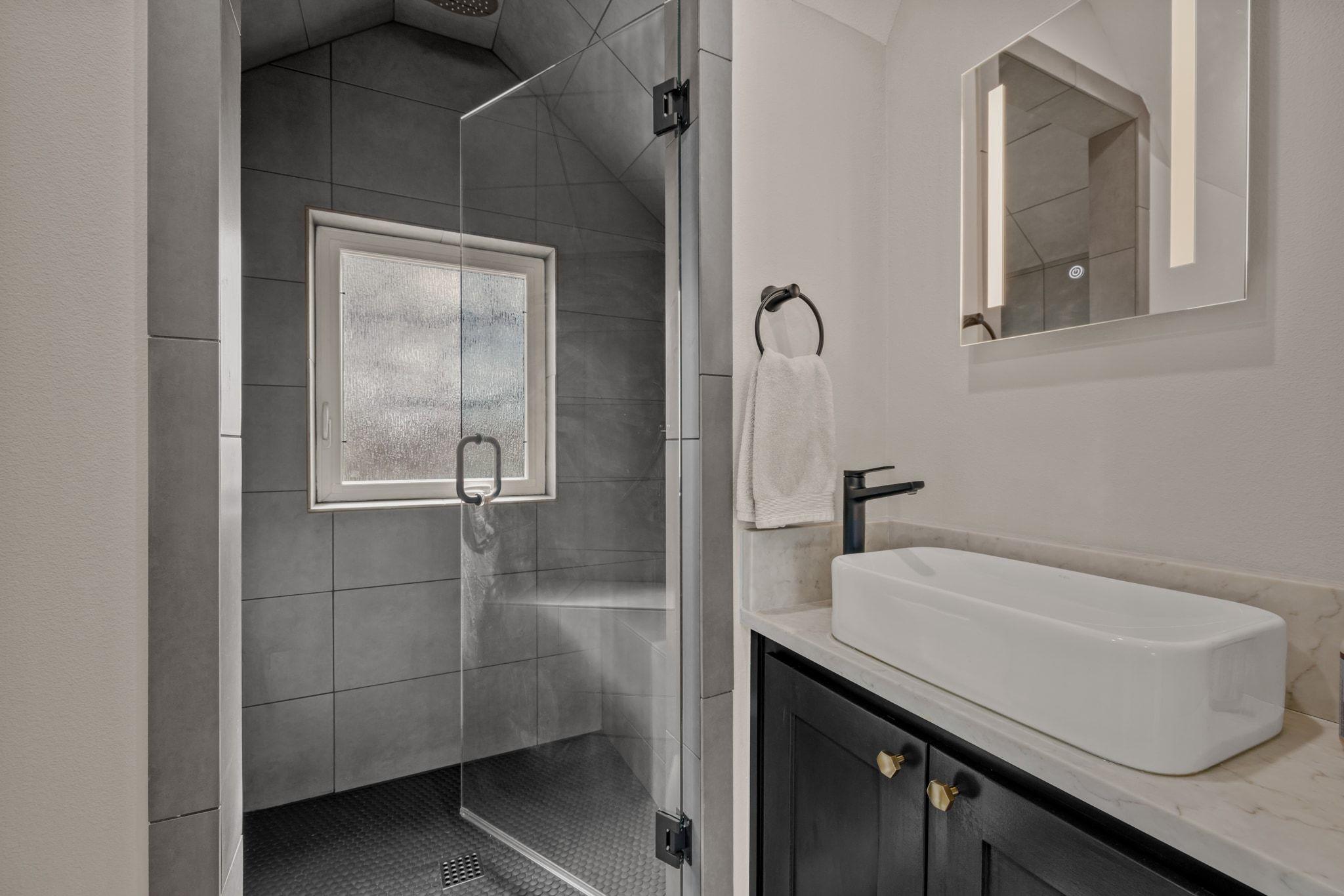 1101 W 39 1/2 St # B, Austin, TX 78756