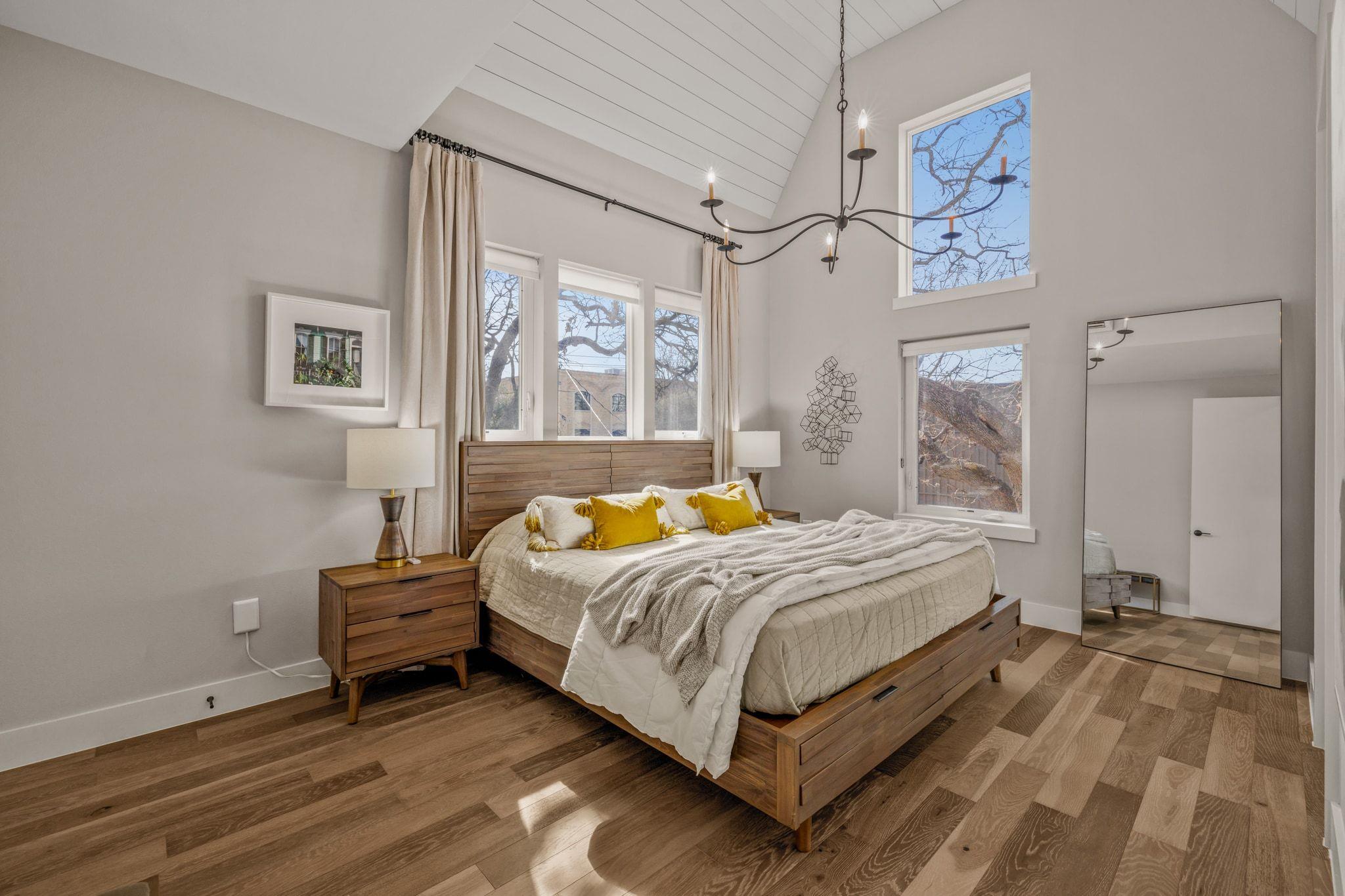 1101 W 39 1/2 St # B, Austin, TX 78756