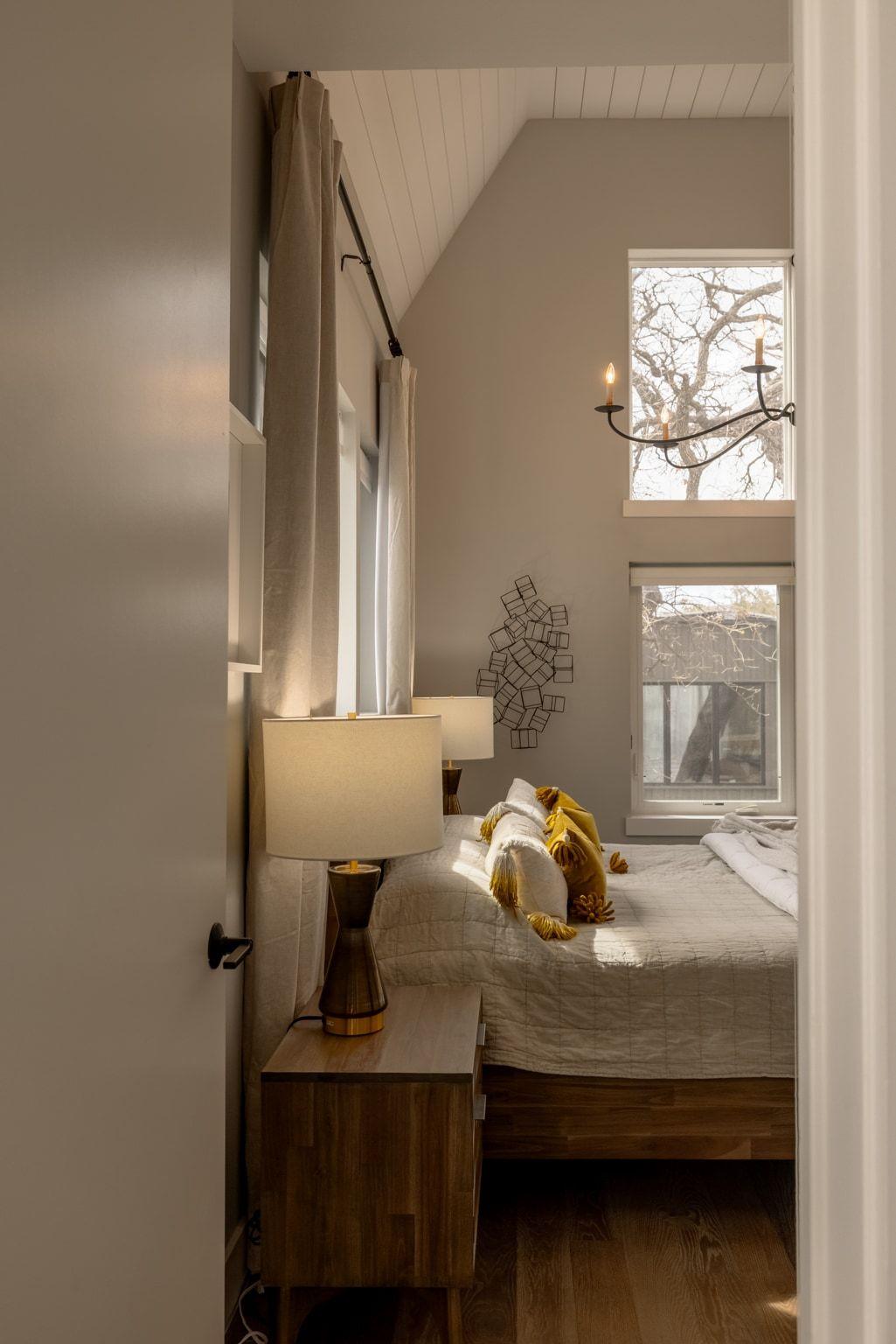 1101 W 39 1/2 St # B, Austin, TX 78756