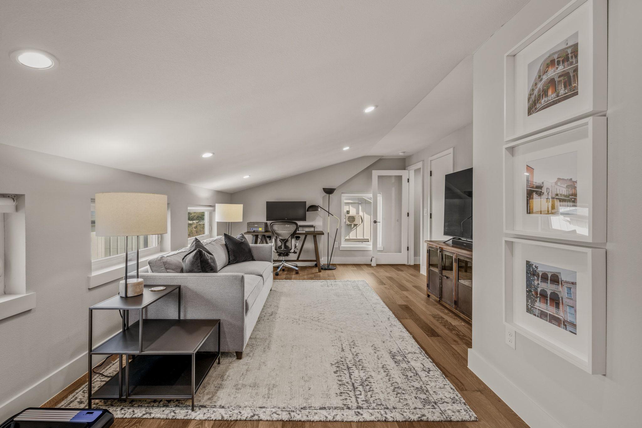 1101 W 39 1/2 St # B, Austin, TX 78756