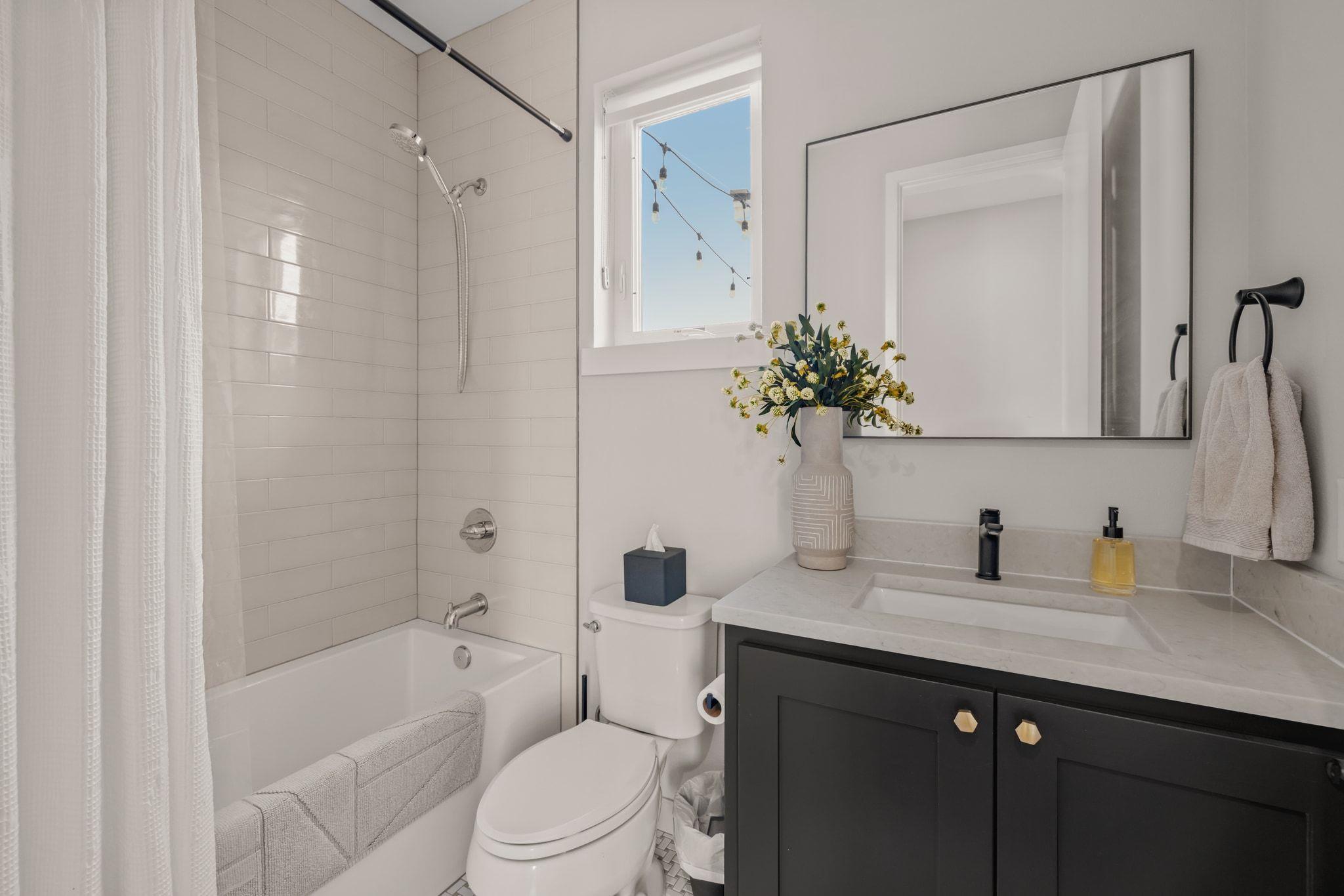 1101 W 39 1/2 St # B, Austin, TX 78756