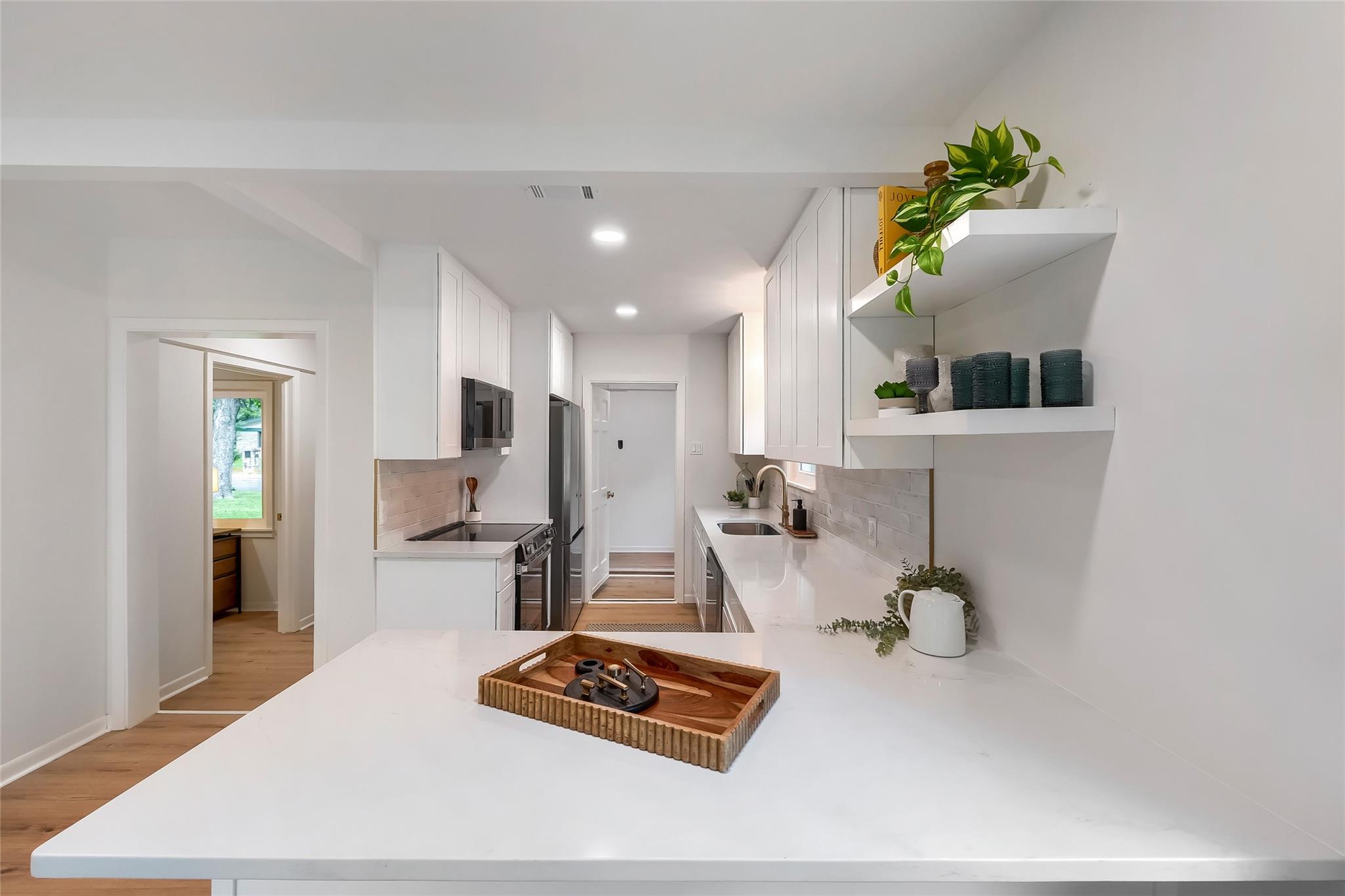 5907 Eureka Dr, Austin, TX 78745