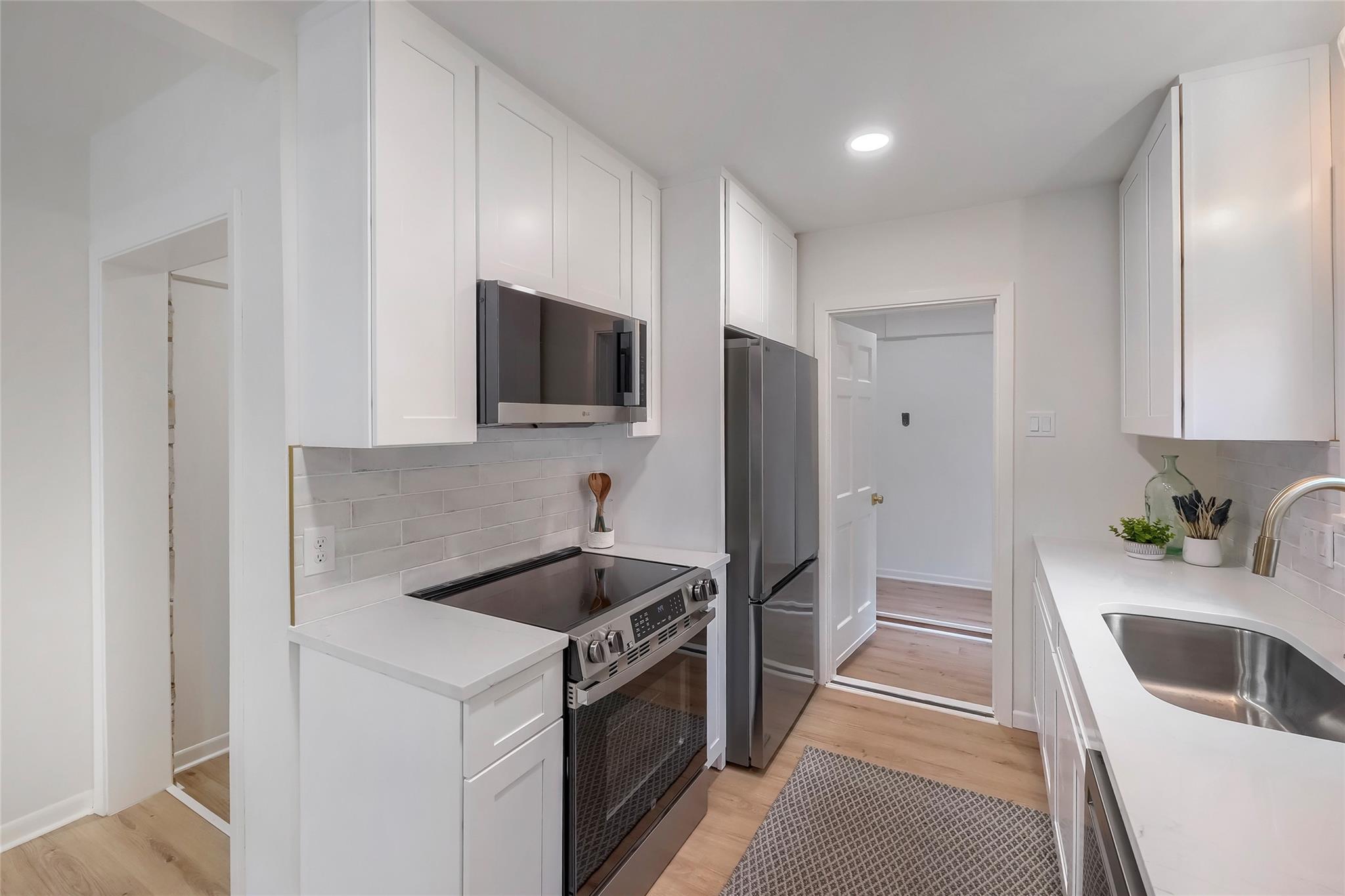 5907 Eureka Dr, Austin, TX 78745