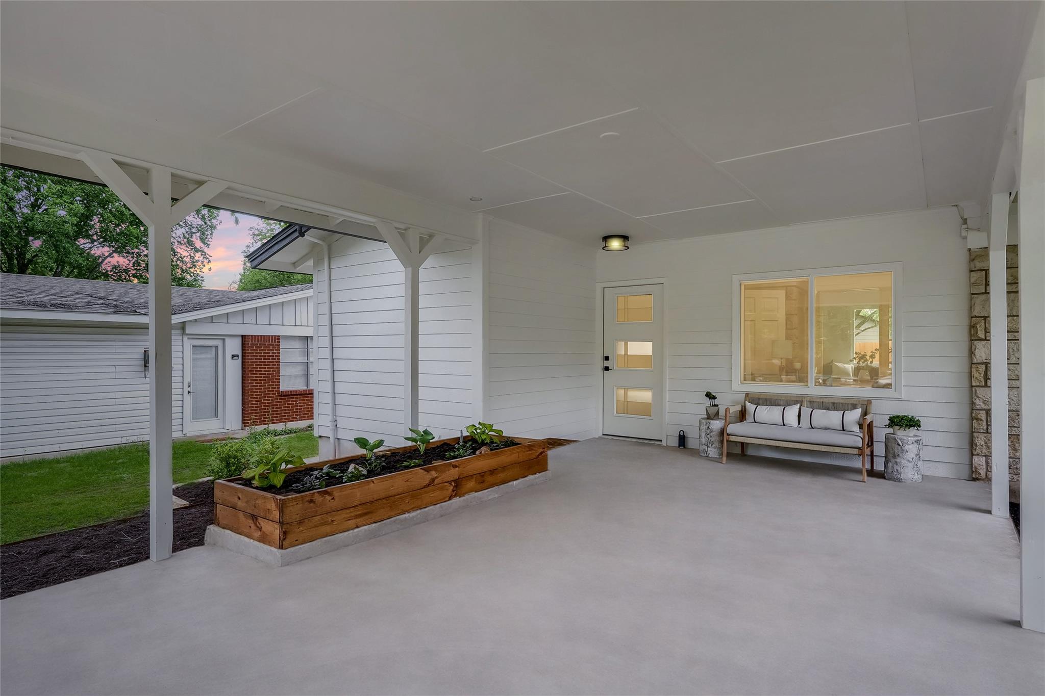 5907 Eureka Dr, Austin, TX 78745