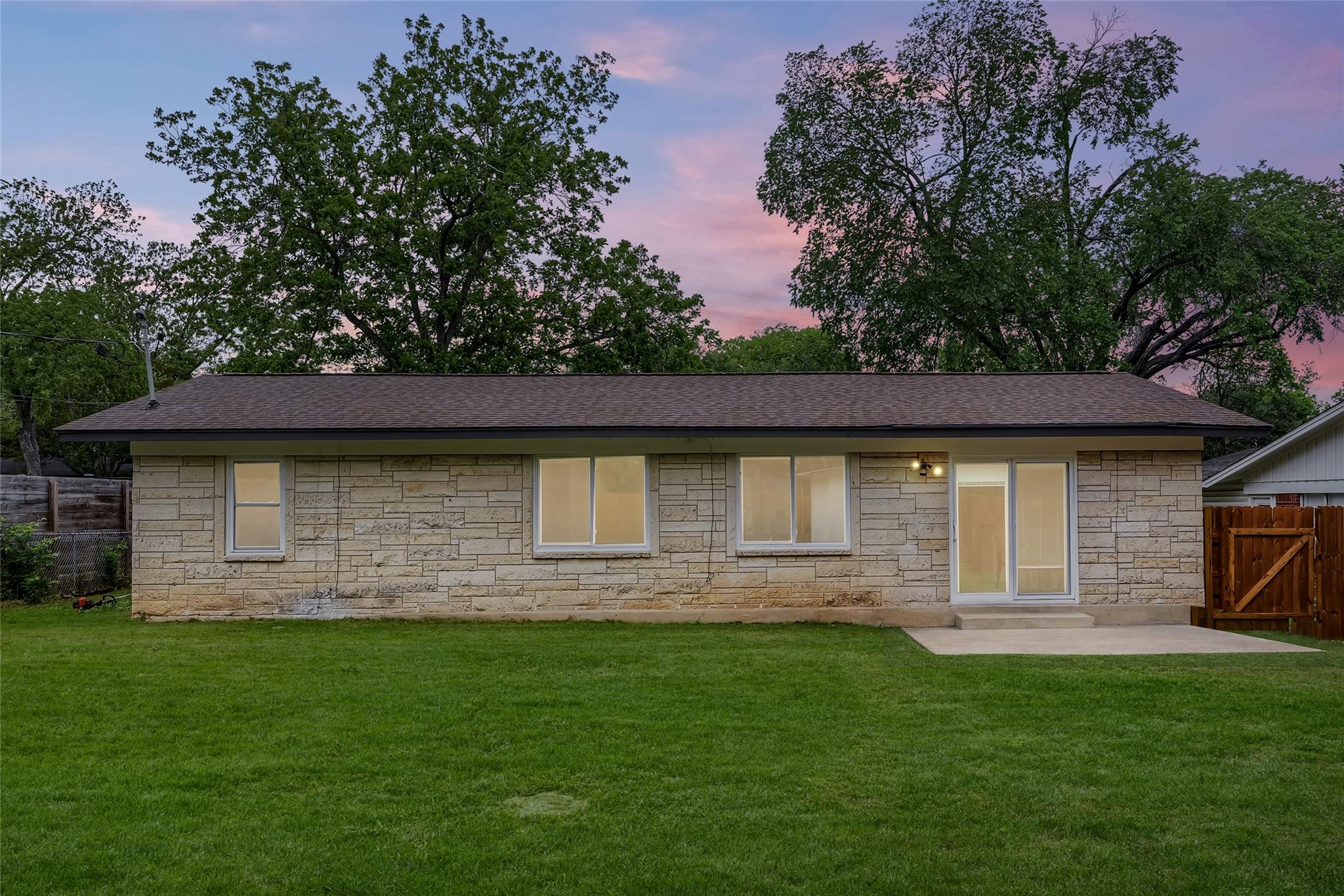 5907 Eureka Dr, Austin, TX 78745