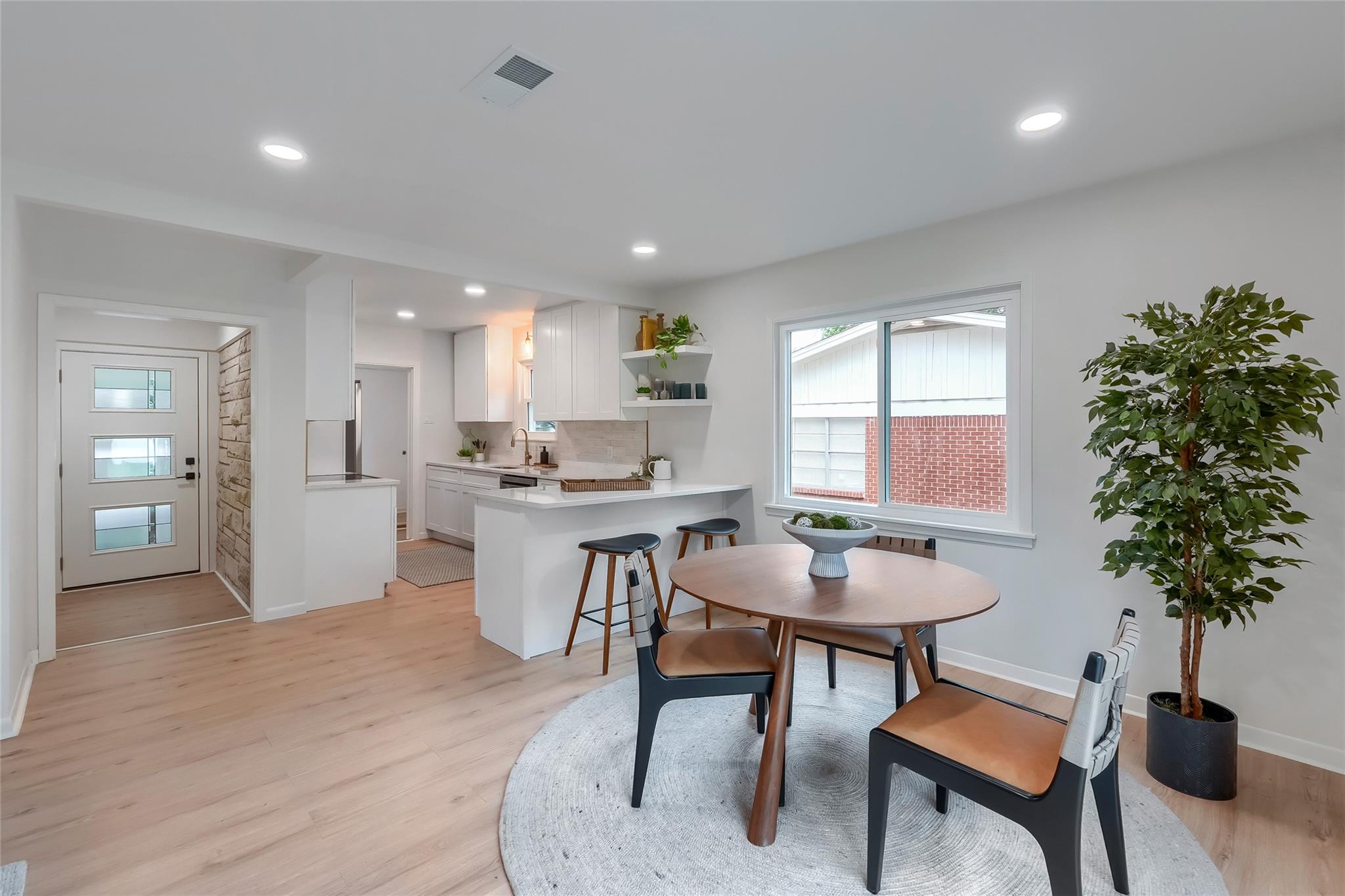 5907 Eureka Dr, Austin, TX 78745