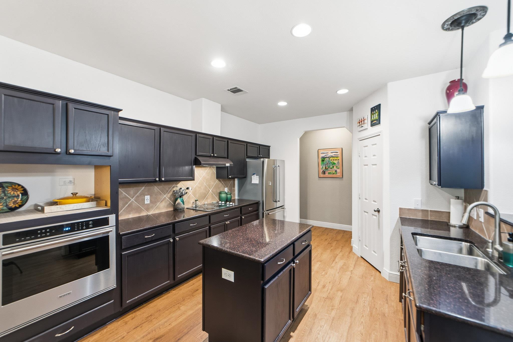 2602 Warren Cv, Lago Vista, TX 78645