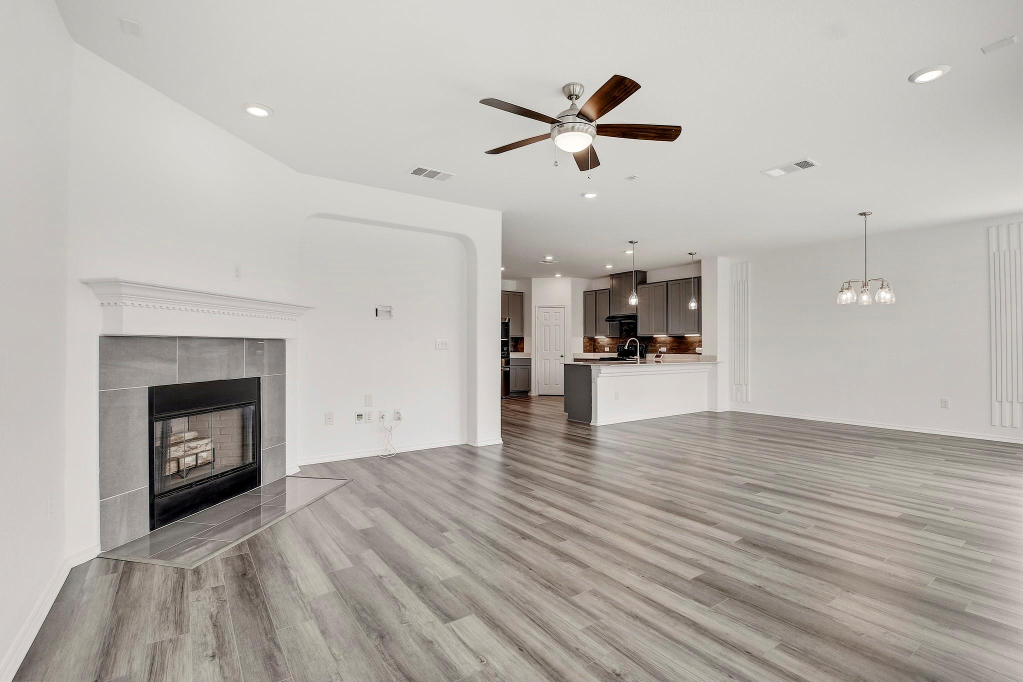 6512 Wagon Spring St, Del Valle, TX 78617