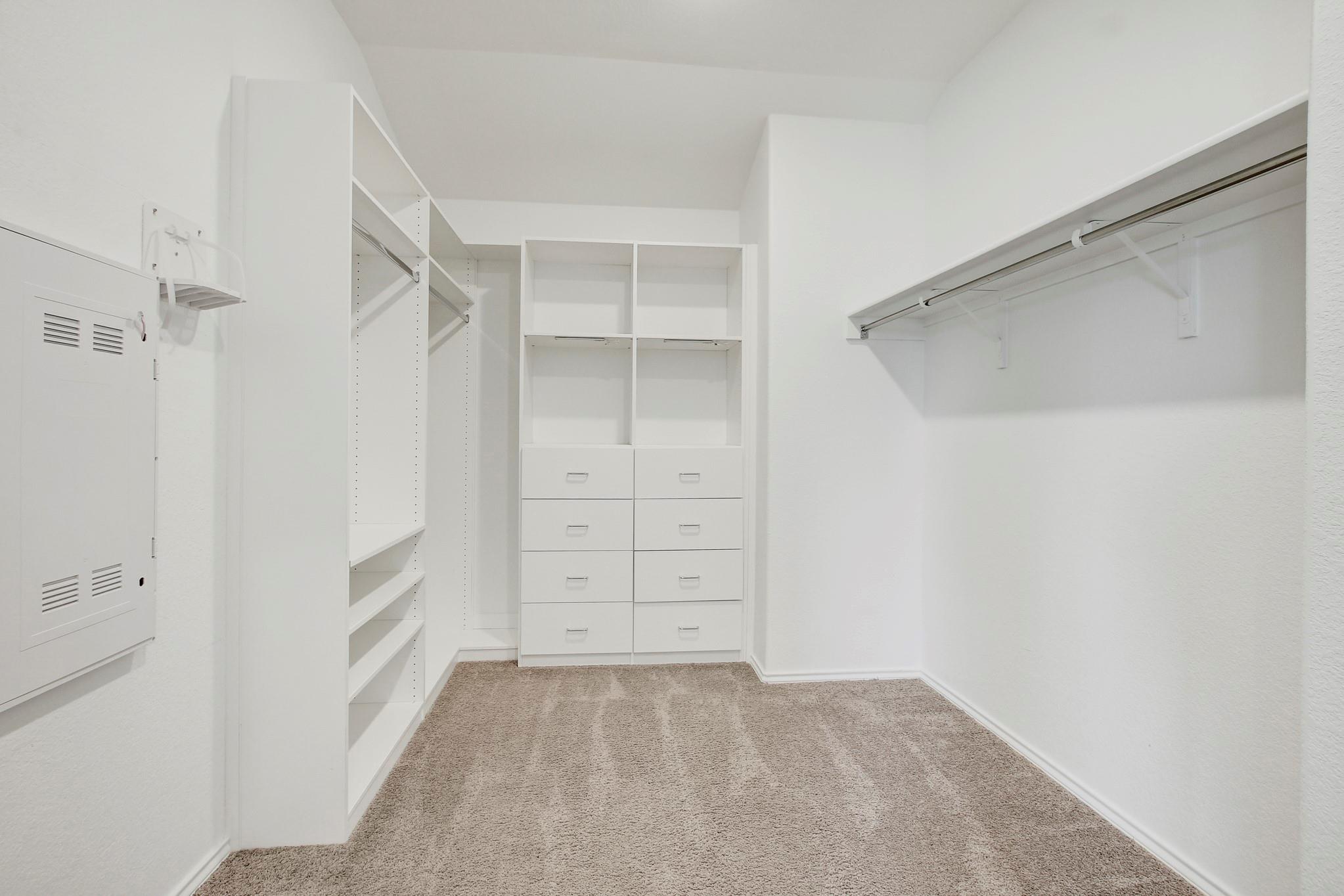 6512 Wagon Spring St, Del Valle, TX 78617