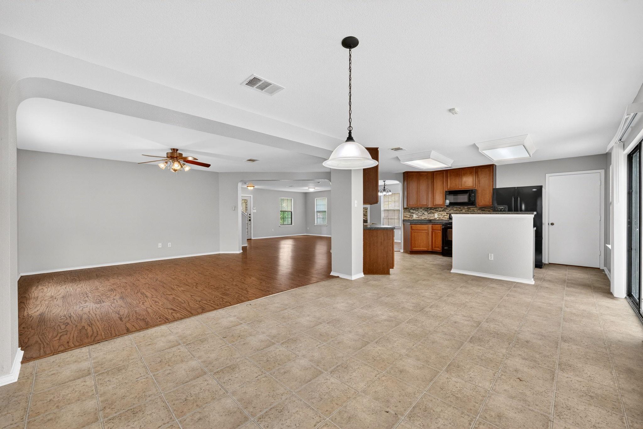 204 Lauren Loop, Leander, TX 78641