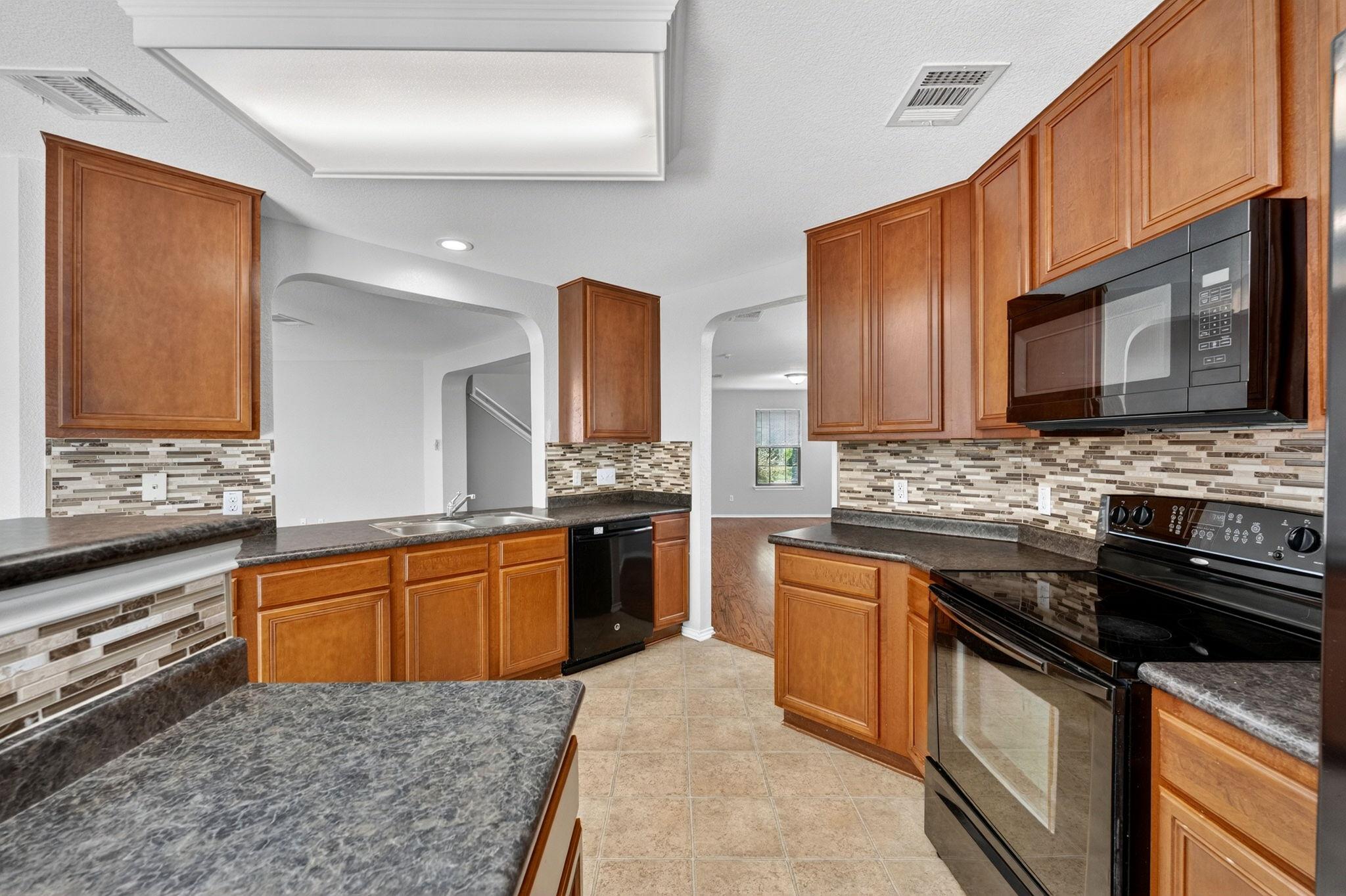 204 Lauren Loop, Leander, TX 78641