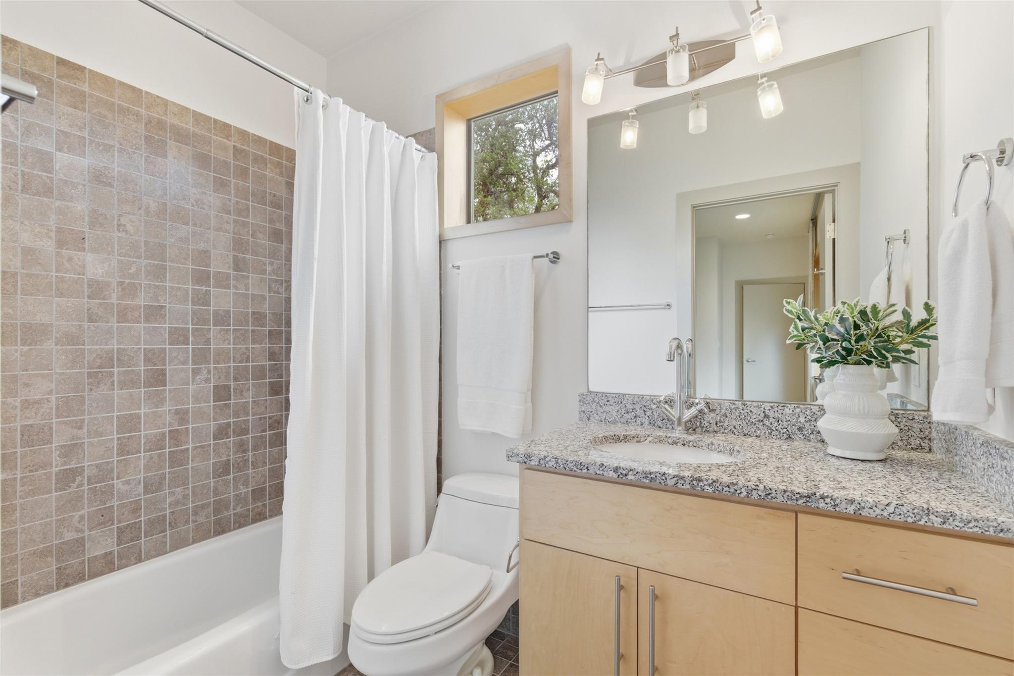 2608 Del Curto Rd # 3, Austin, TX 78704